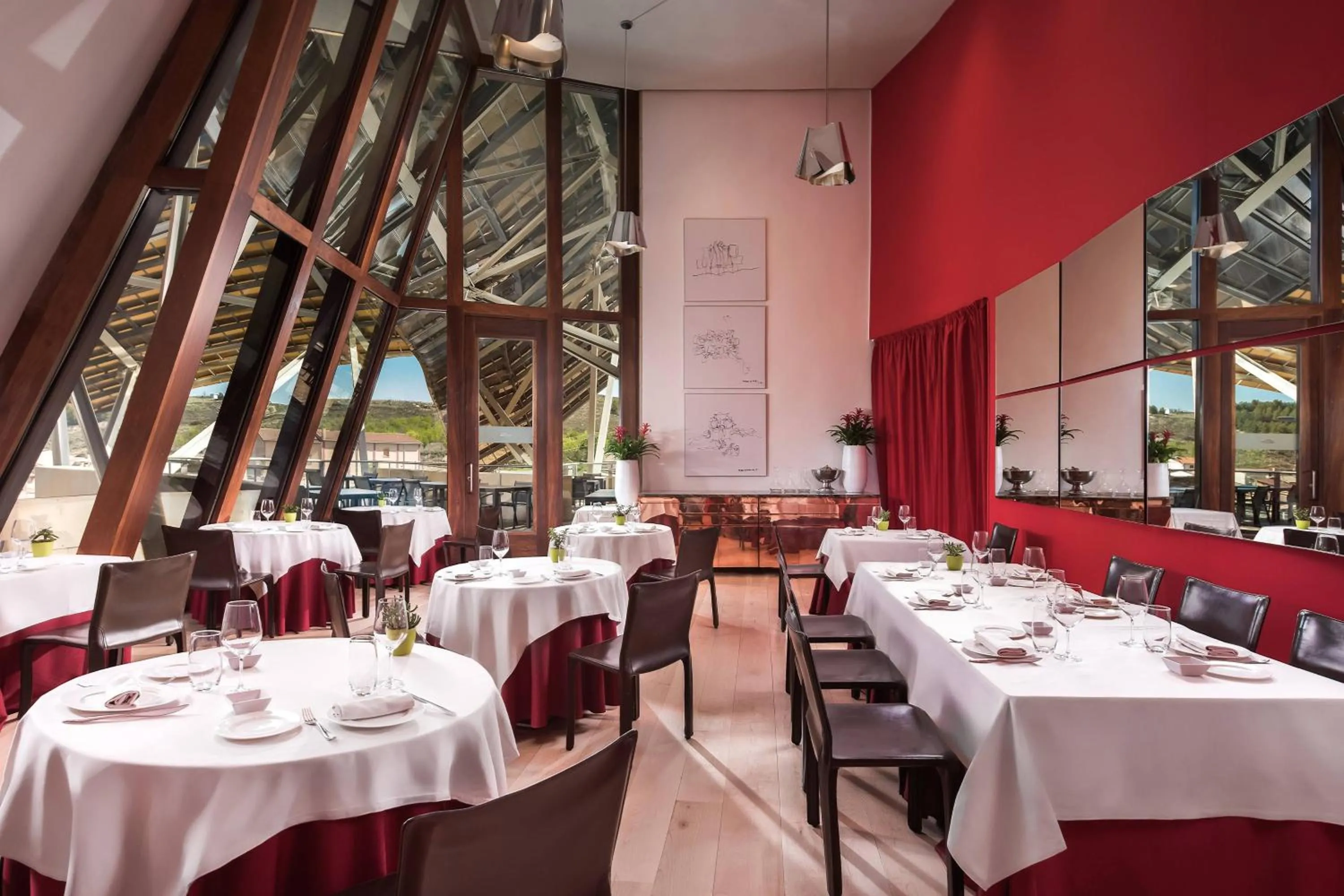 Restaurant/places to eat in Hotel Marqués de Riscal, a Luxury Collection Hotel, Elciego