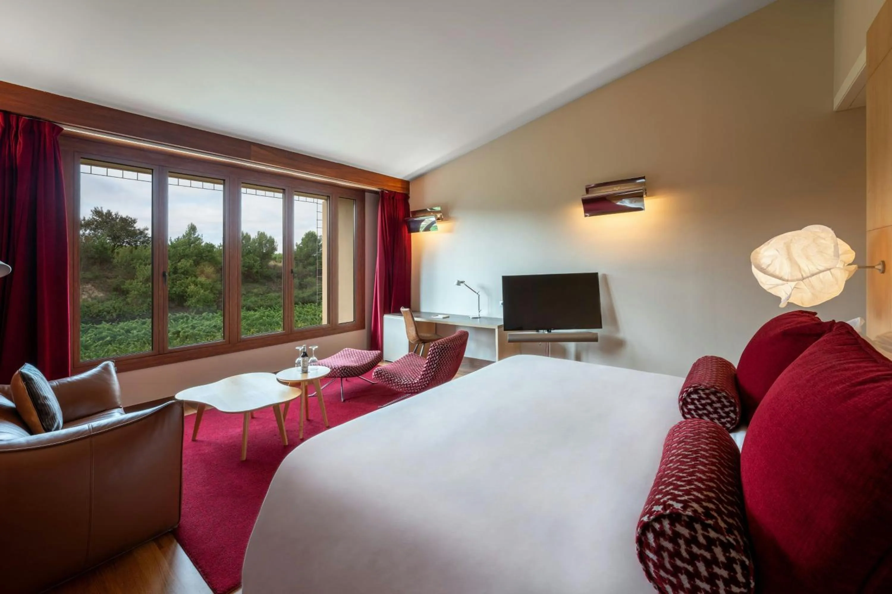 Photo of the whole room, Bed in Hotel Marqués de Riscal, a Luxury Collection Hotel, Elciego