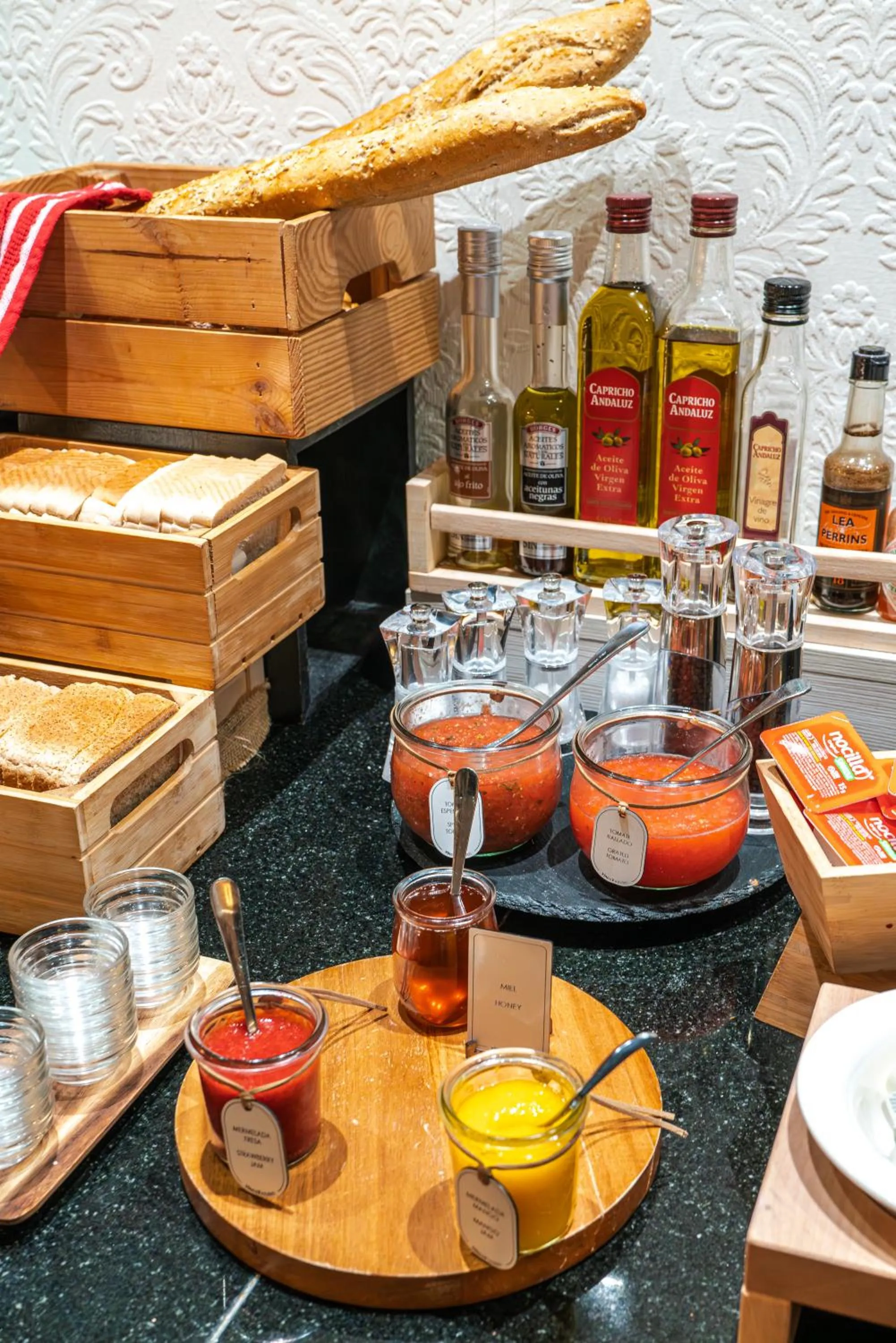 Buffet breakfast in Vincci Vía - 66