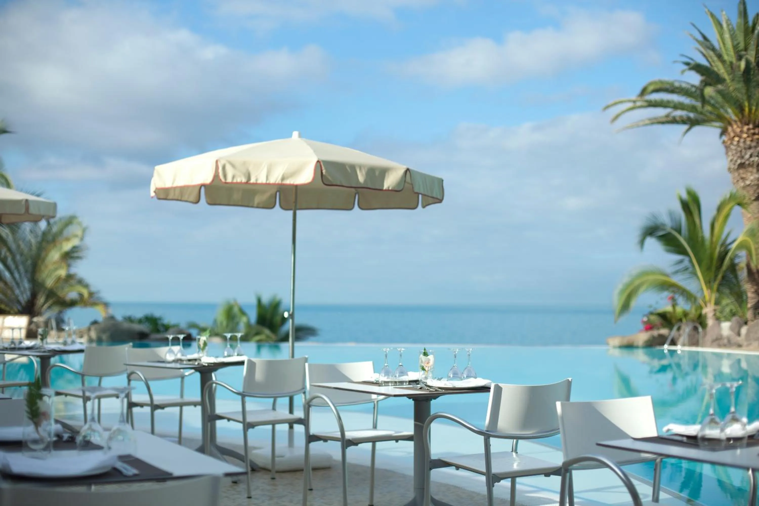 Restaurant/places to eat in Adrián Hoteles Roca Nivaria