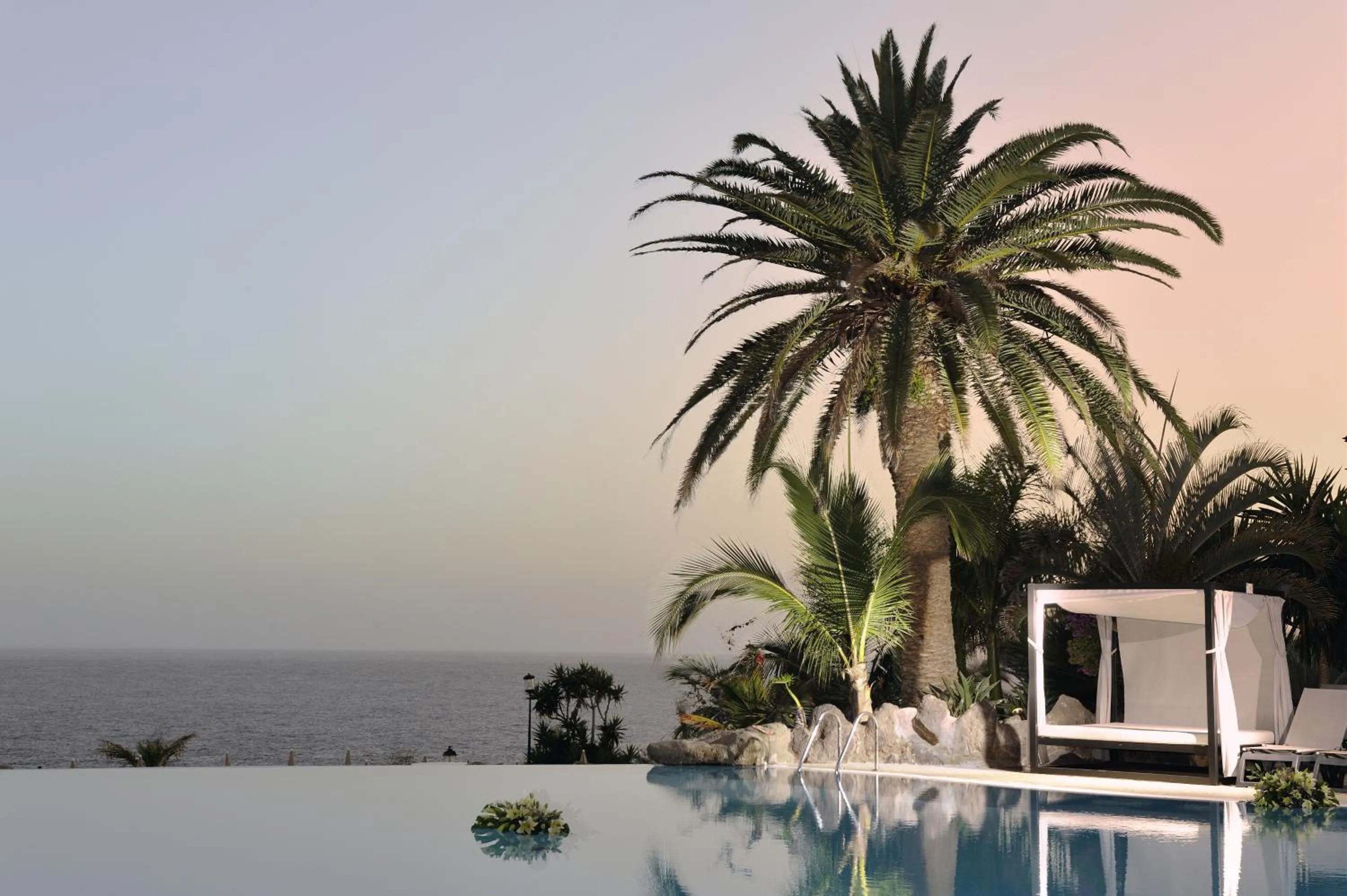 Swimming pool in Adrián Hoteles Roca Nivaria