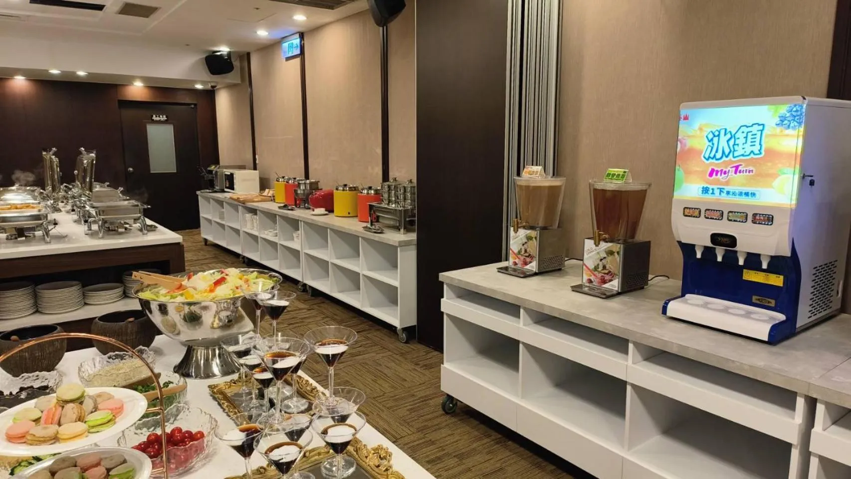 Buffet breakfast in Hotel Leisure Tamsui