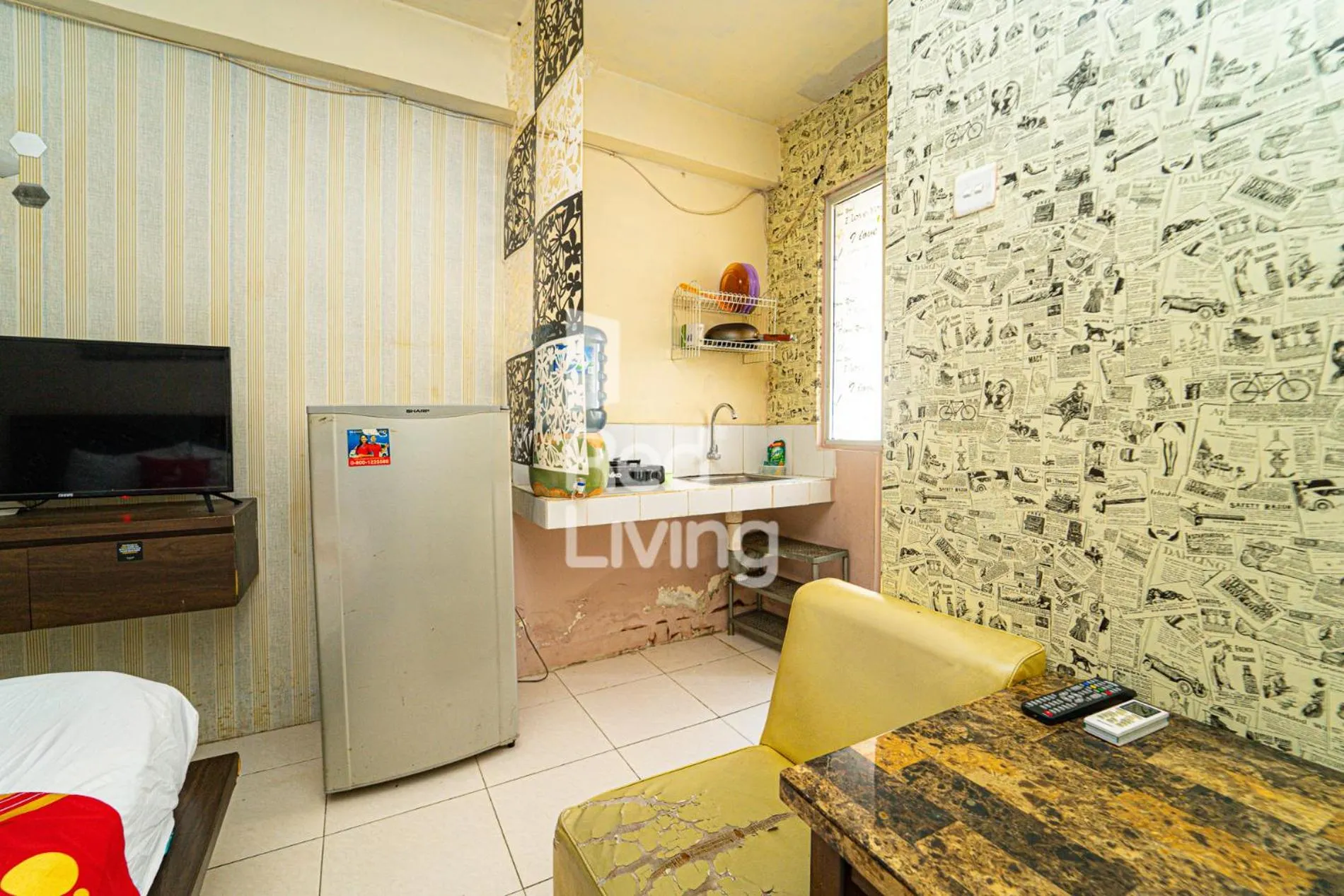 Kitchen or kitchenette in RedLiving Apartemen Kalibata City - Homy Jasen Tower Jasmine
