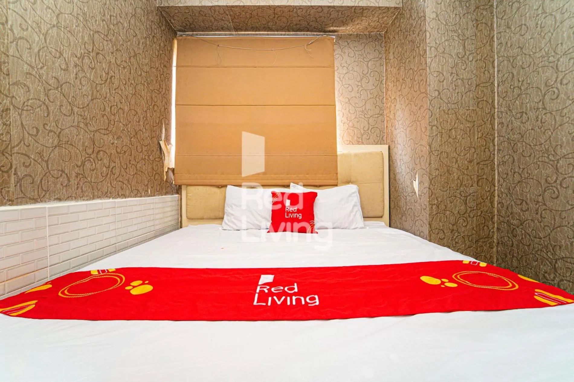Bedroom, Bed in RedLiving Apartemen Kalibata City - Homy Jasen Tower Jasmine