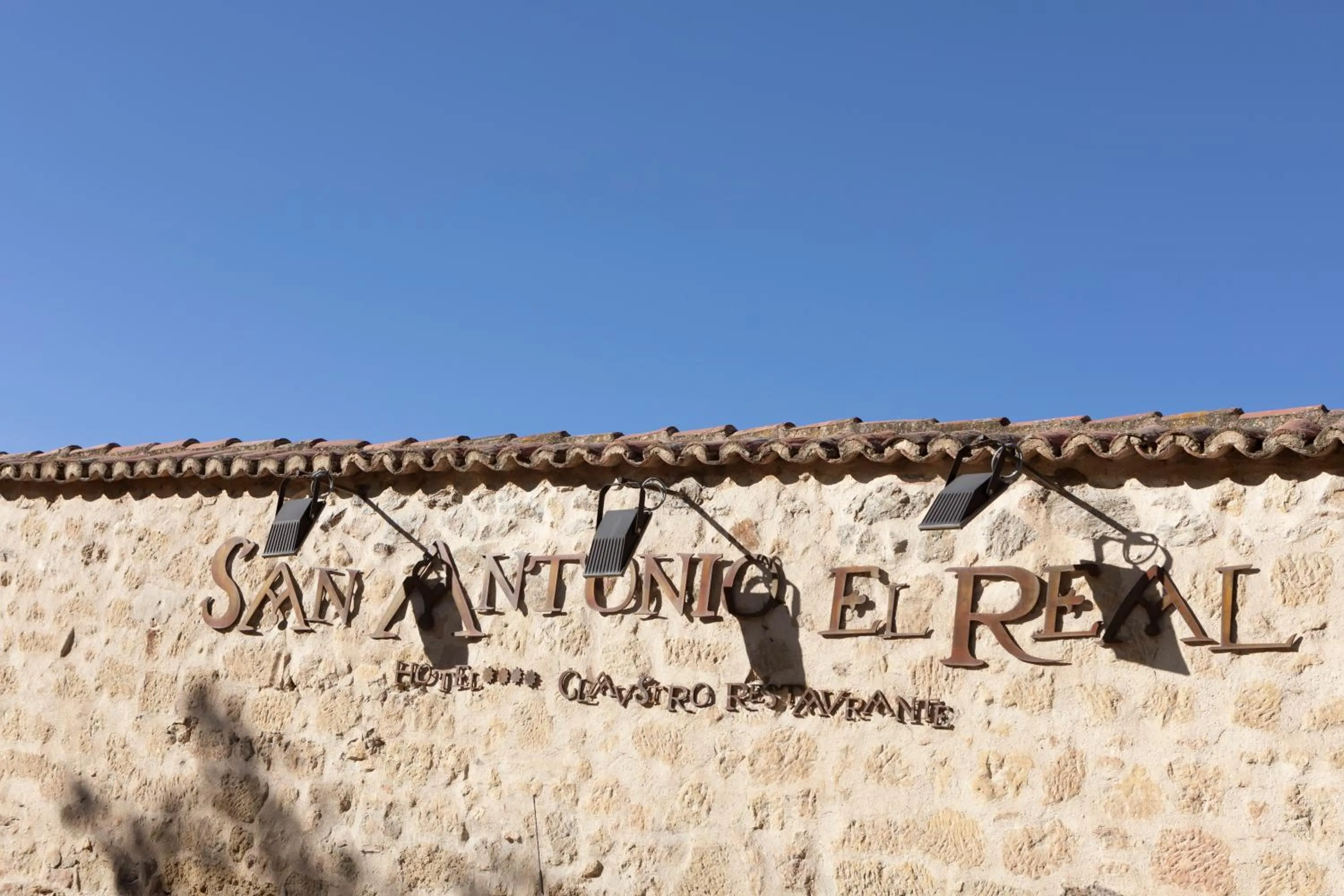 Property logo or sign in Hotel San Antonio el Real