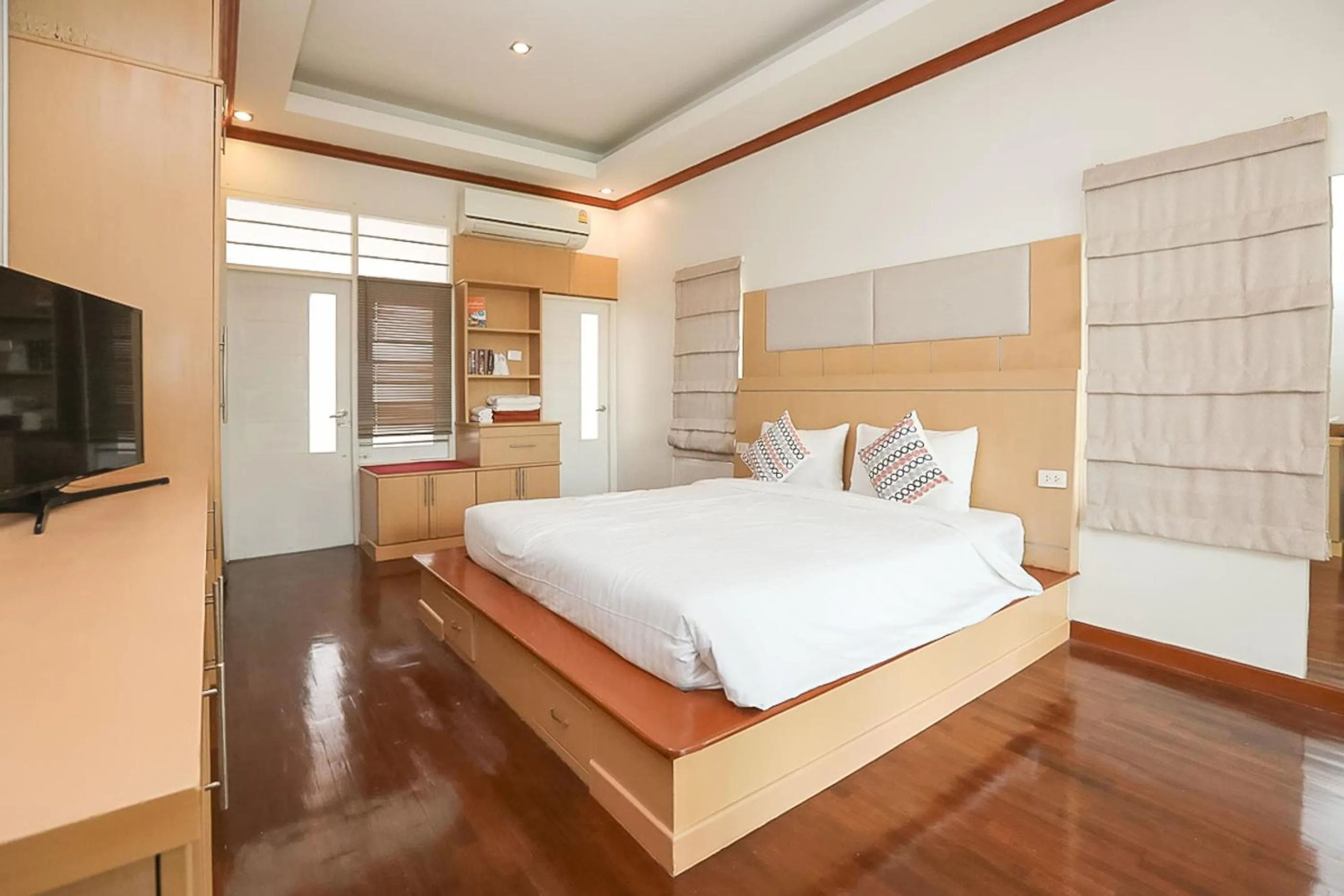 Bedroom, Bed in Kata Forte Resort