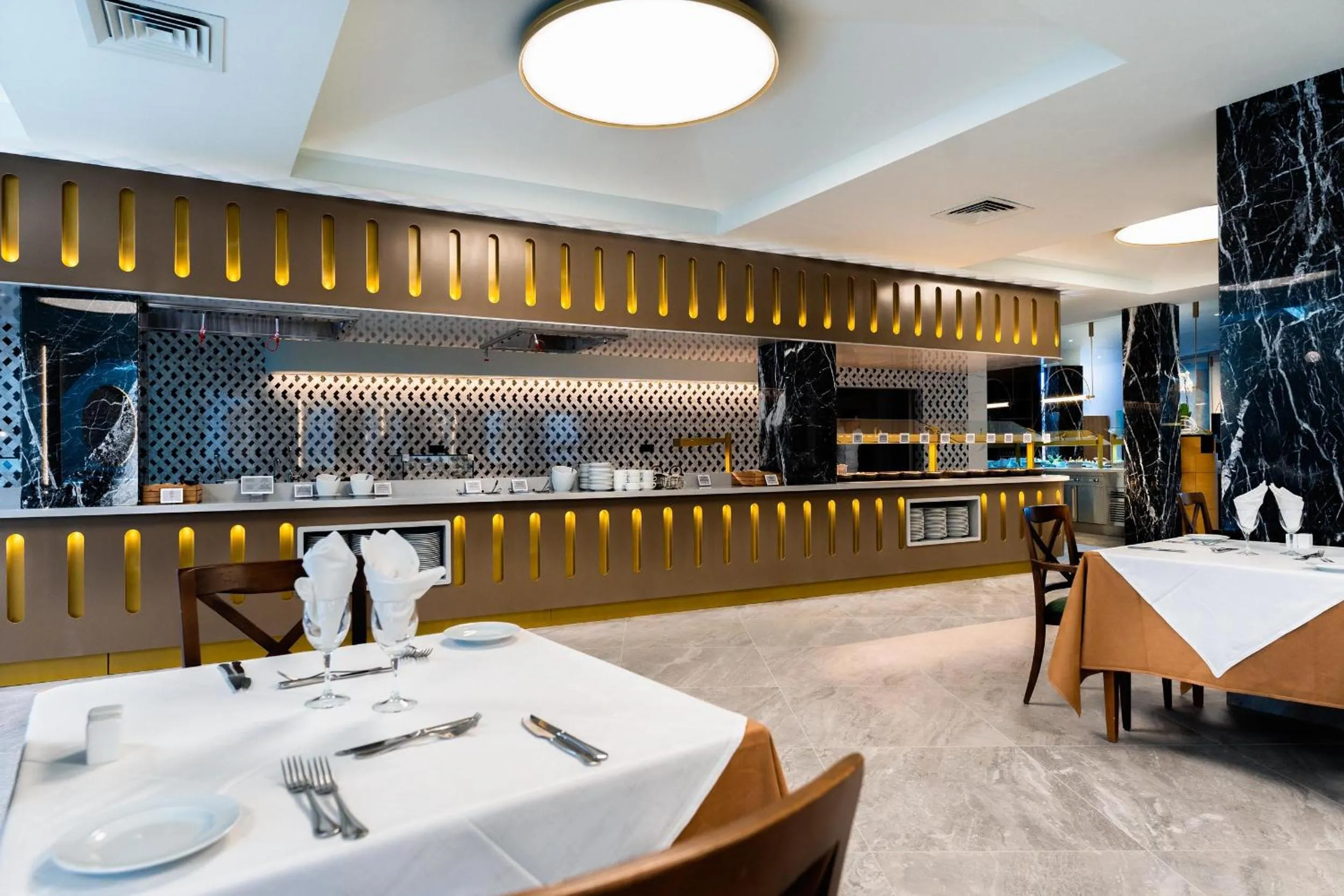 Restaurant/places to eat in Adrián Hoteles Colón Guanahaní Adultos Only