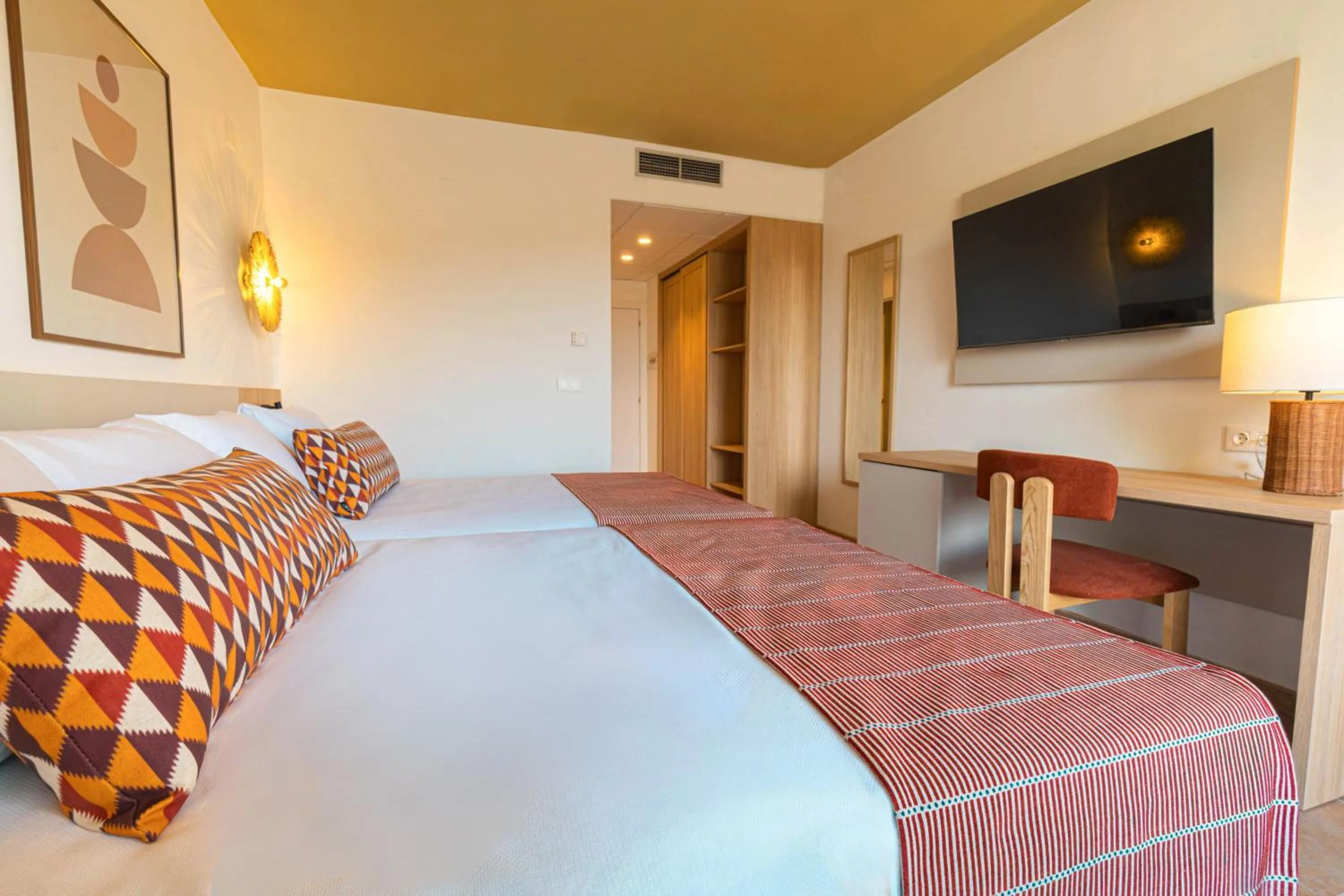 TV and multimedia, Bed in Ohtels La Hacienda