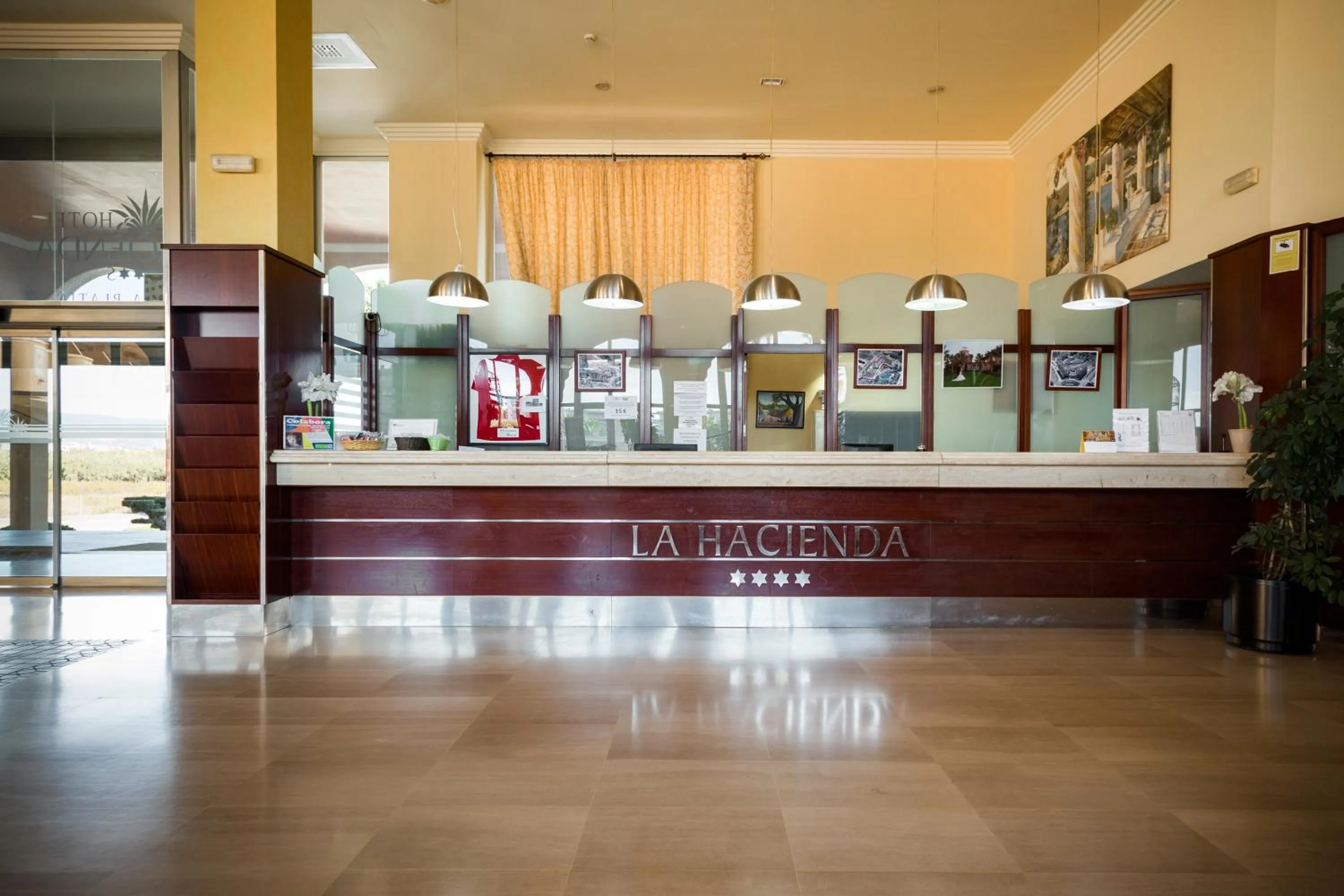 Lobby or reception in Ohtels La Hacienda