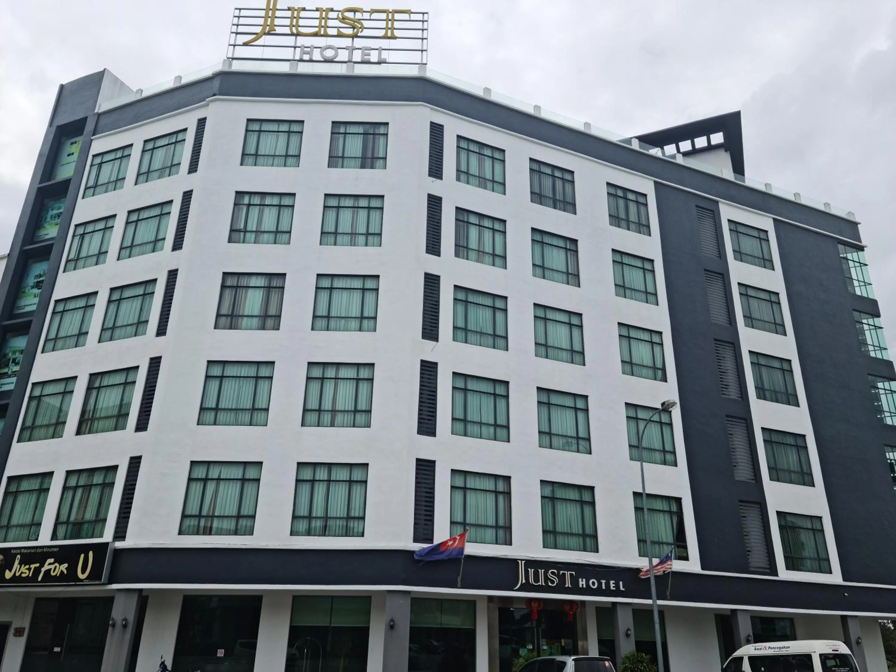 Property building in Just Hotel BP