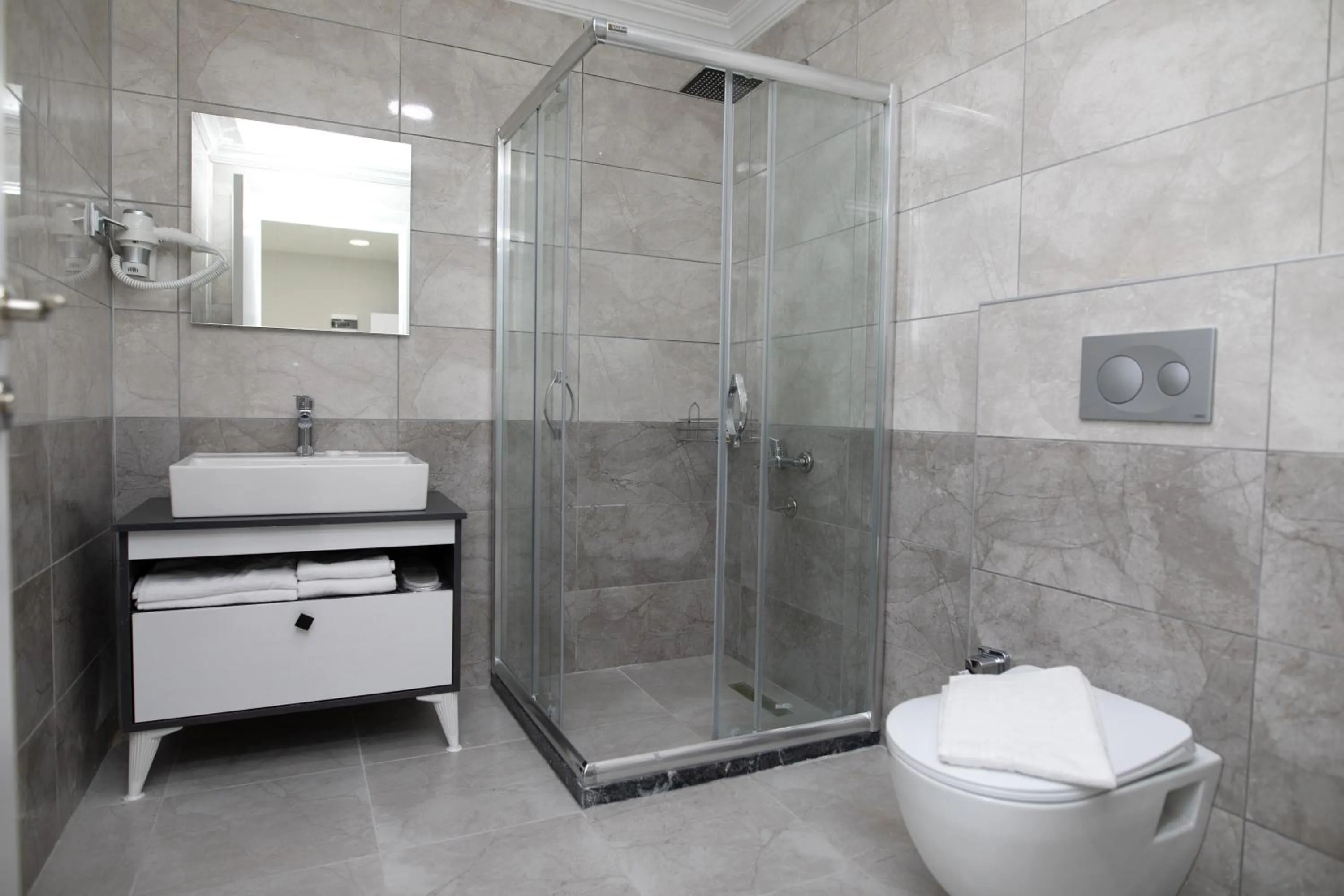 Shower in ZOOM HOTEL