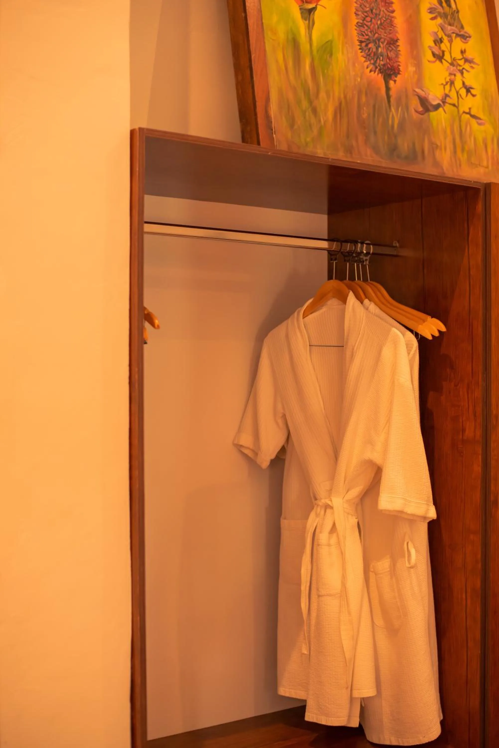 wardrobe in Kara O Mula Mulanje