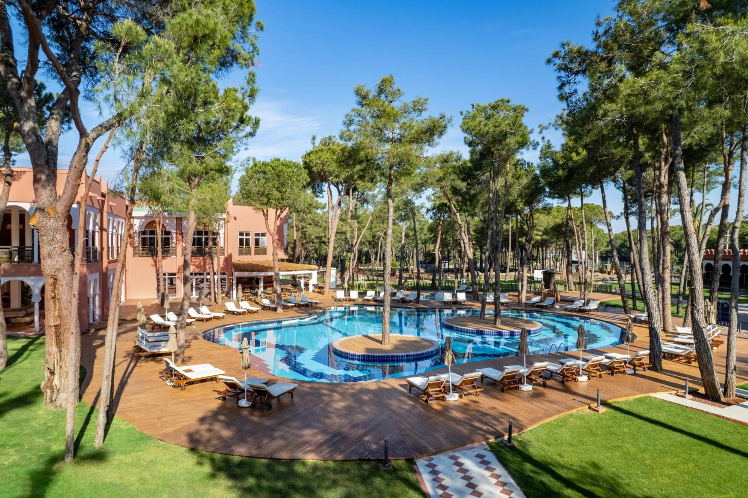 Spring in Rixos Park Belek - The Land Of Legends Access