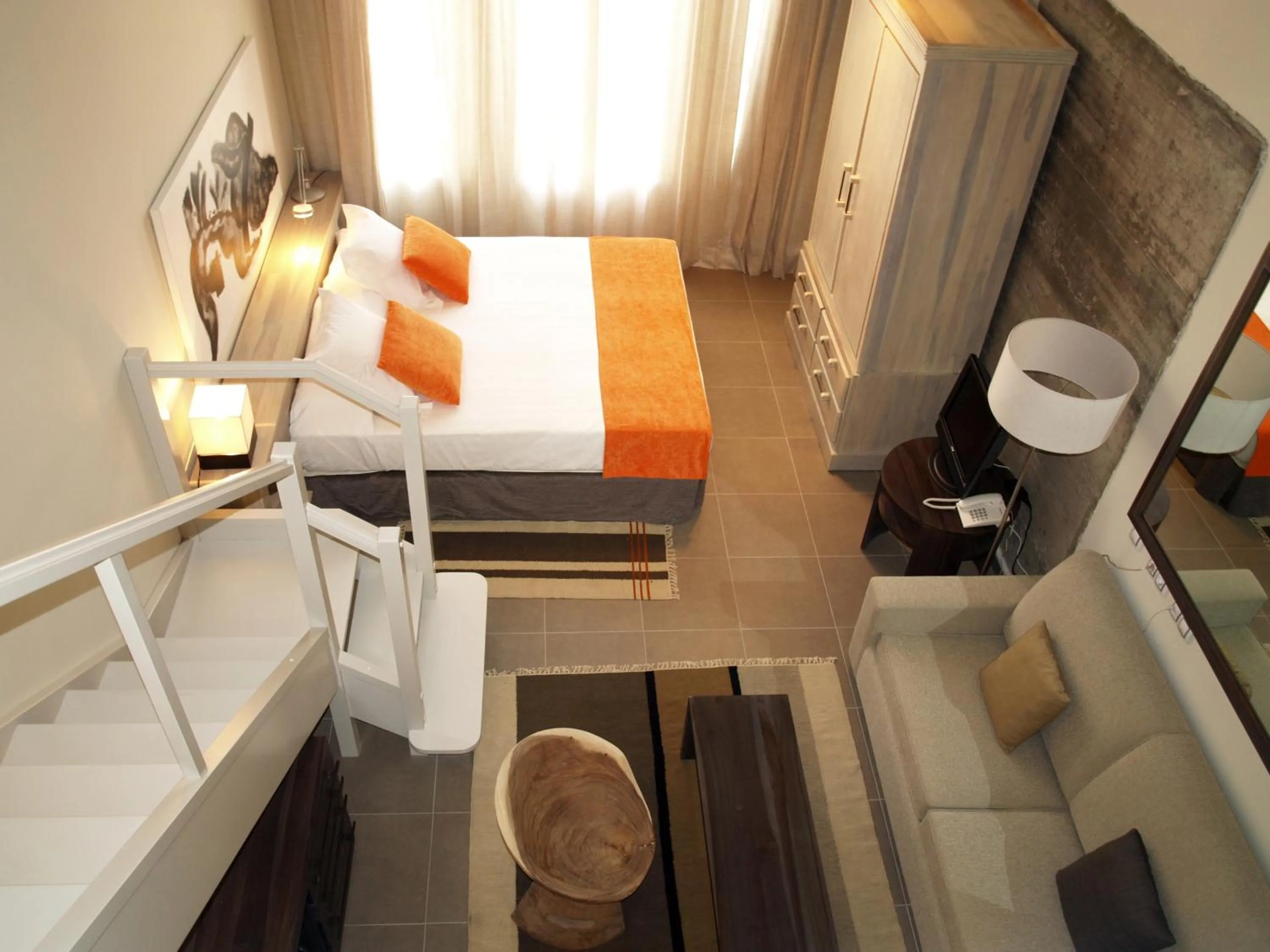 Photo of the whole room, Bed in Eco Alcalá Suites