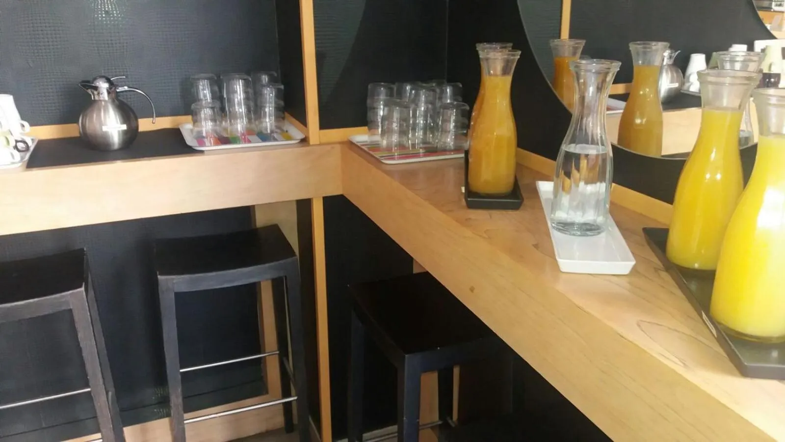 Buffet breakfast in Eco Alcalá Suites