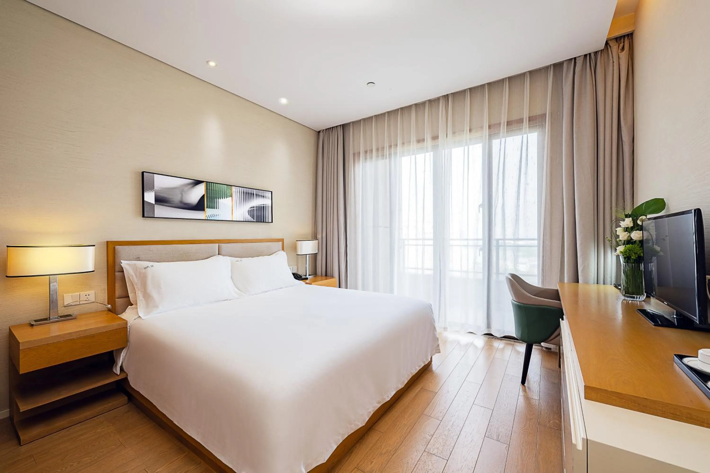 Photo of the whole room in Holiday Inn & Suites Suzhou Yangcheng Lake, an IHG Hotel