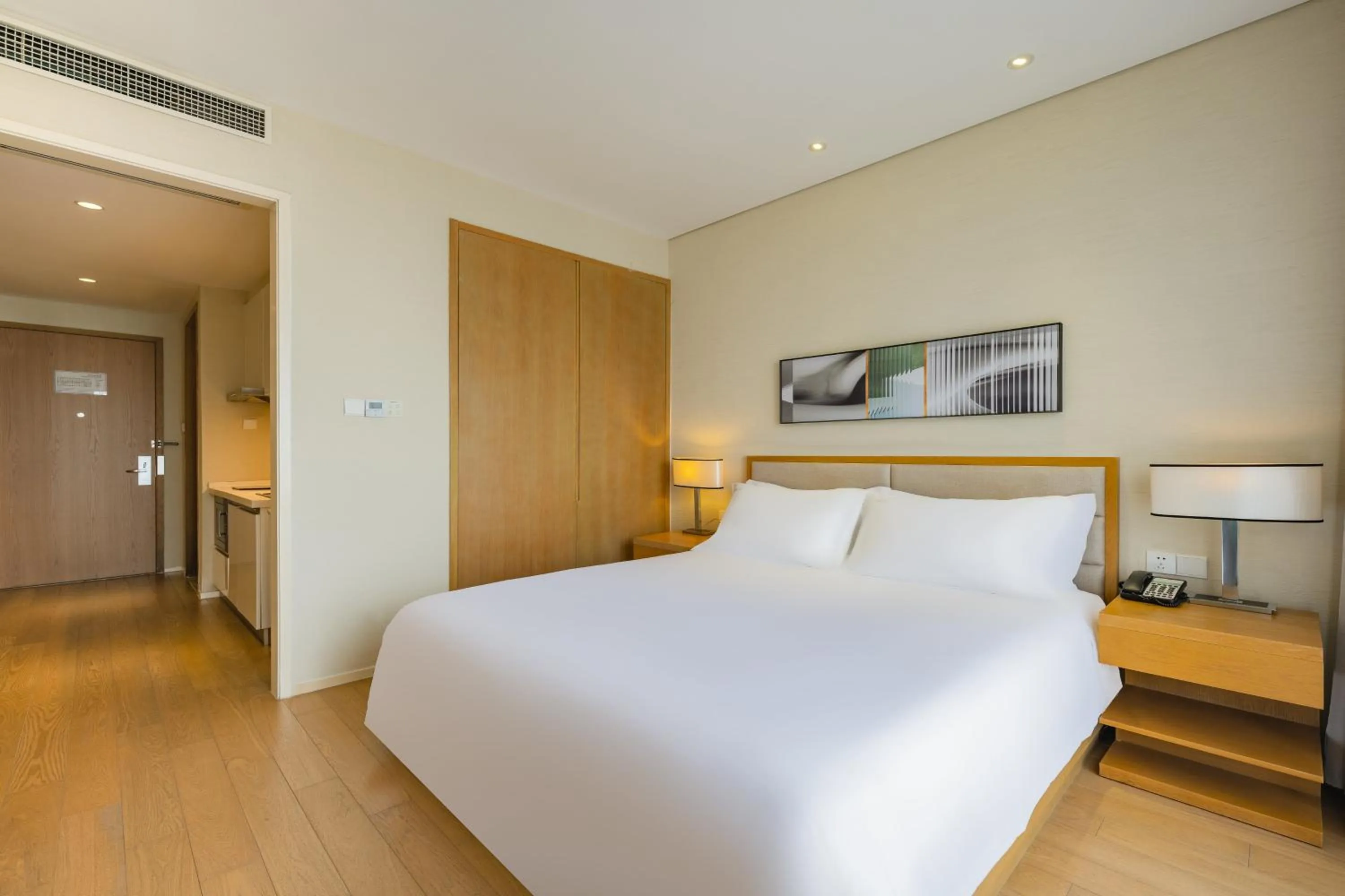 Photo of the whole room in Holiday Inn & Suites Suzhou Yangcheng Lake, an IHG Hotel