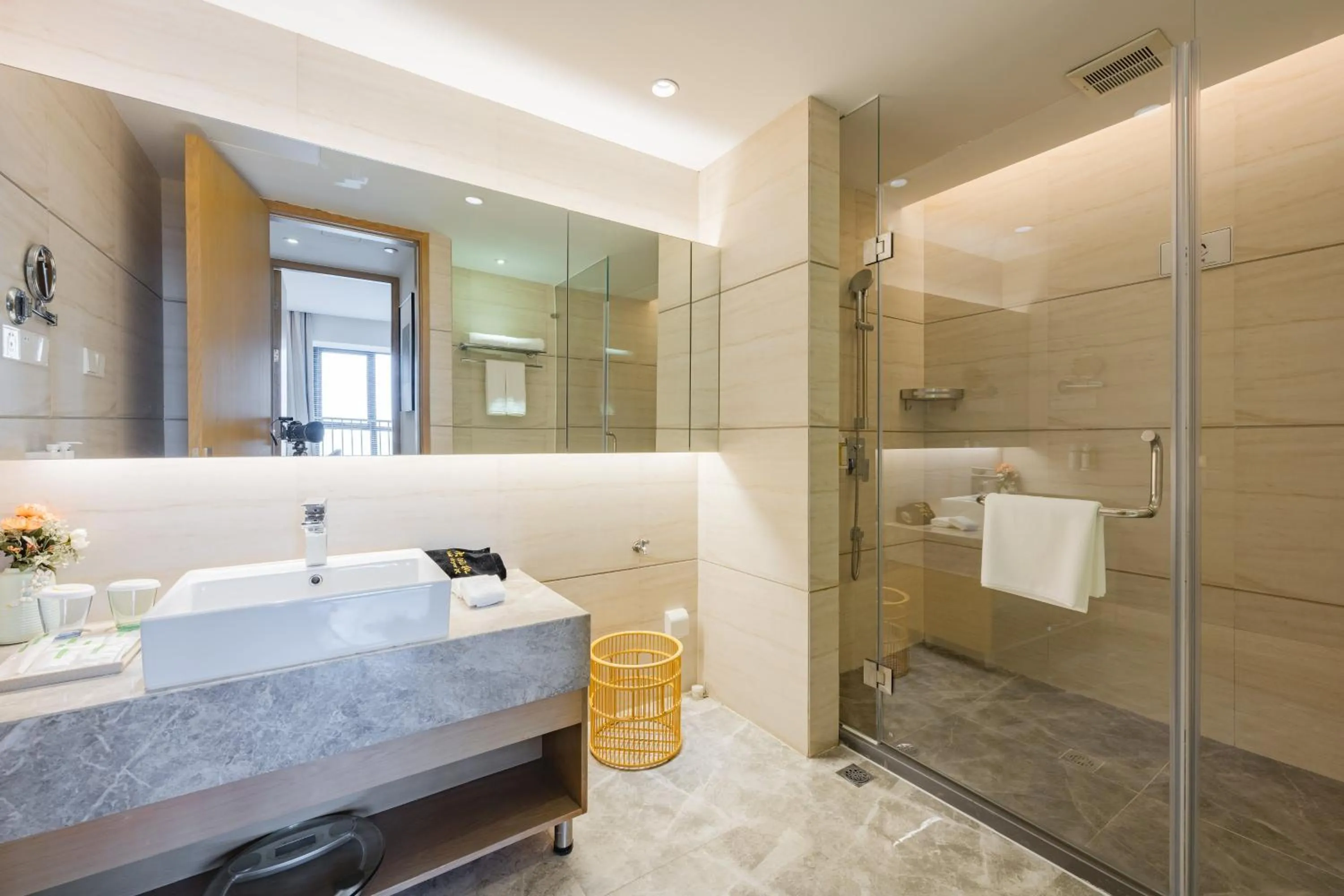 Bedroom in Holiday Inn & Suites Suzhou Yangcheng Lake, an IHG Hotel