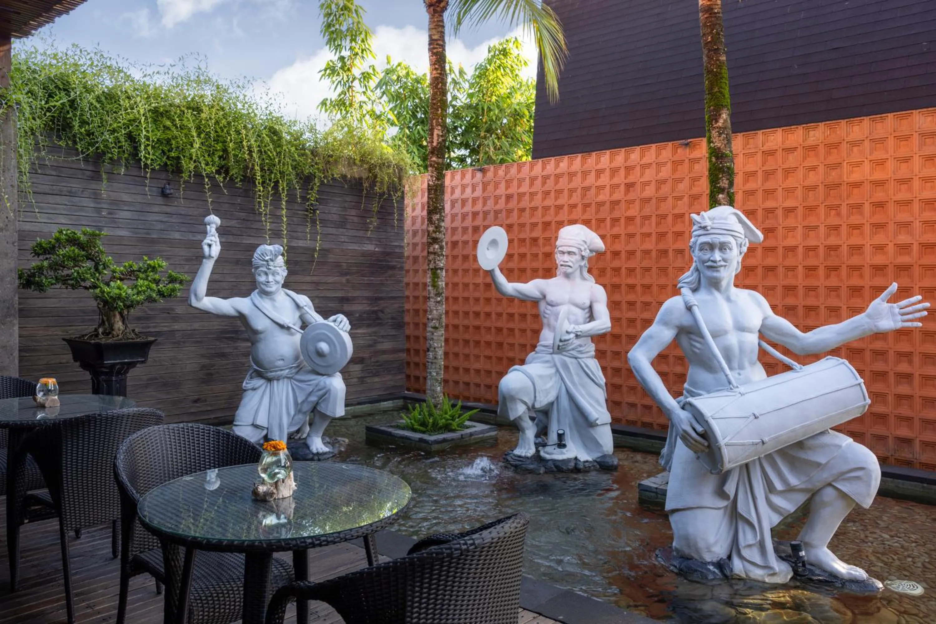 Restaurant/places to eat in Kanhara Villas Ubud by GenuineHost