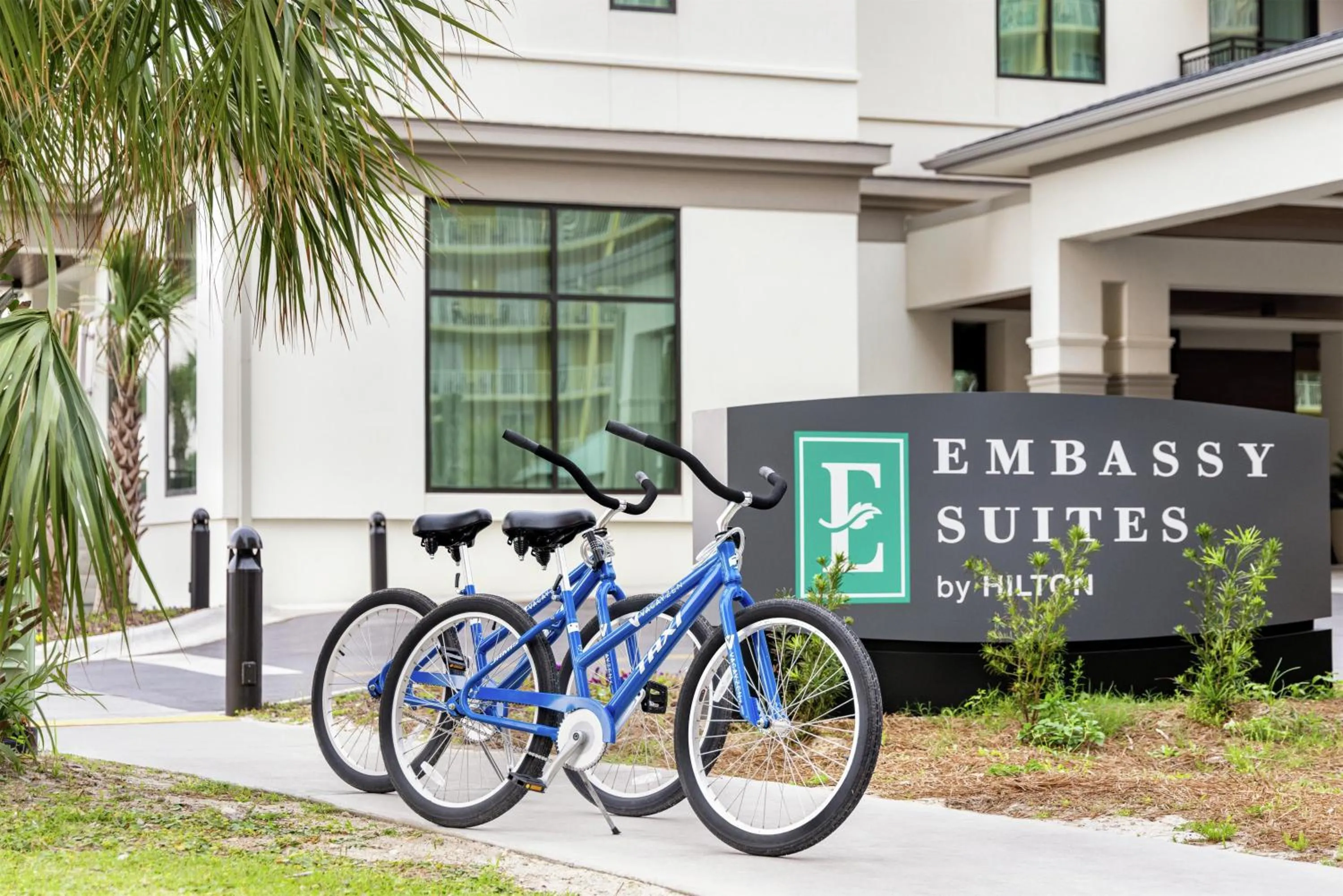 Property building in Embassy Suites By Hilton Panama City Beach Resort