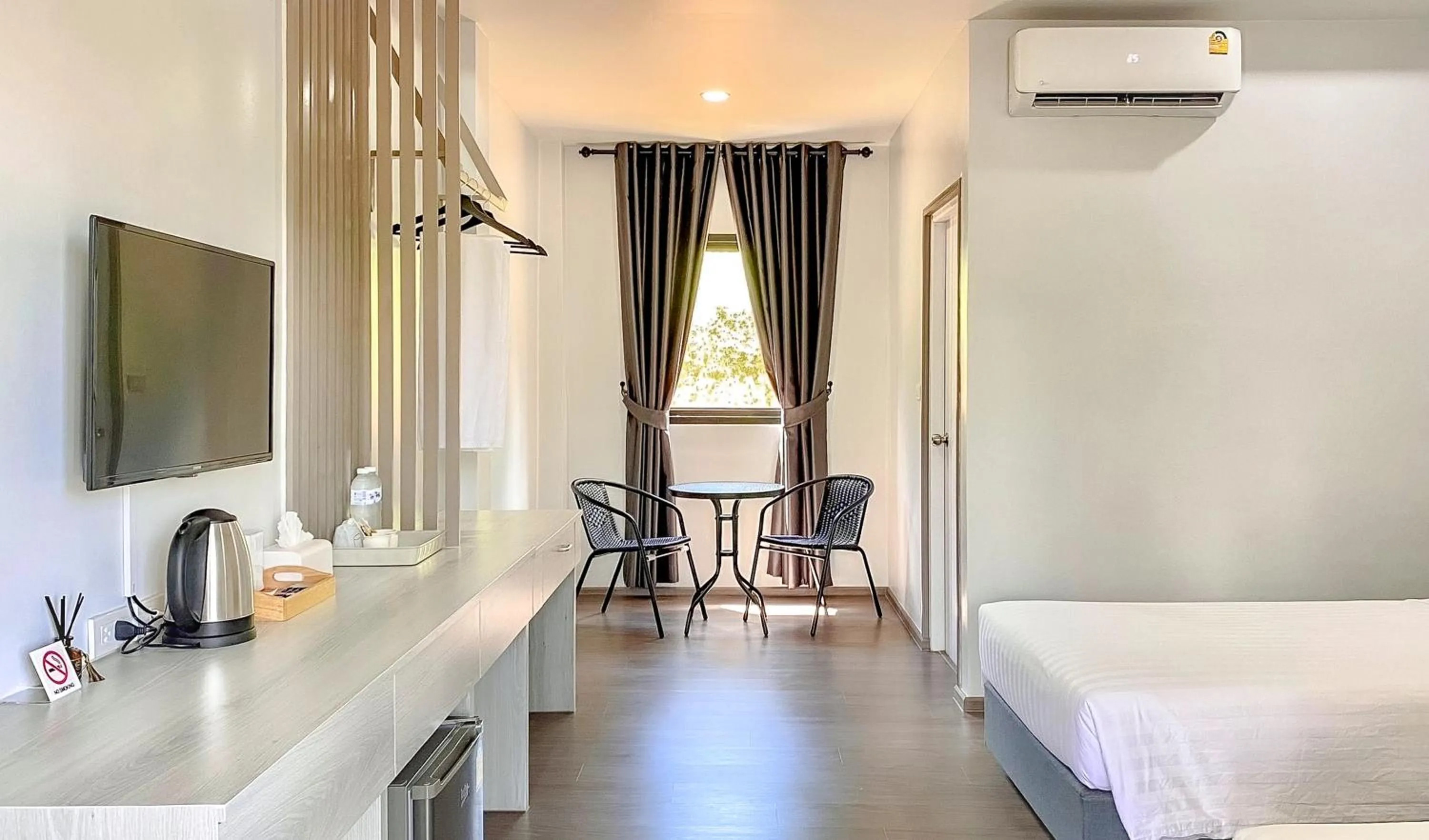 Guests, Bed in น่าน ม่วนใจ Nan Muanjai Hotel