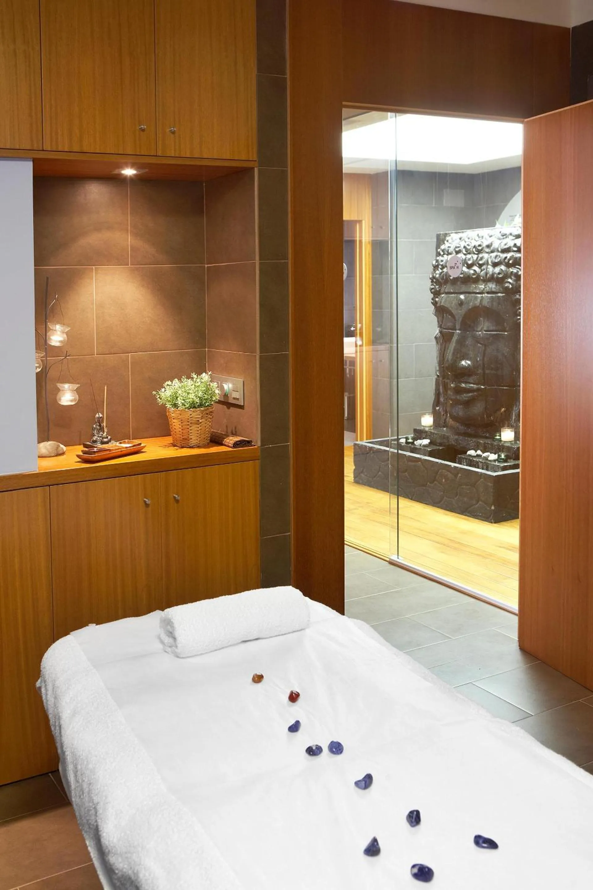 Spa and wellness centre/facilities, Bed in ALEGRIA Plaza Paris 4*Sup