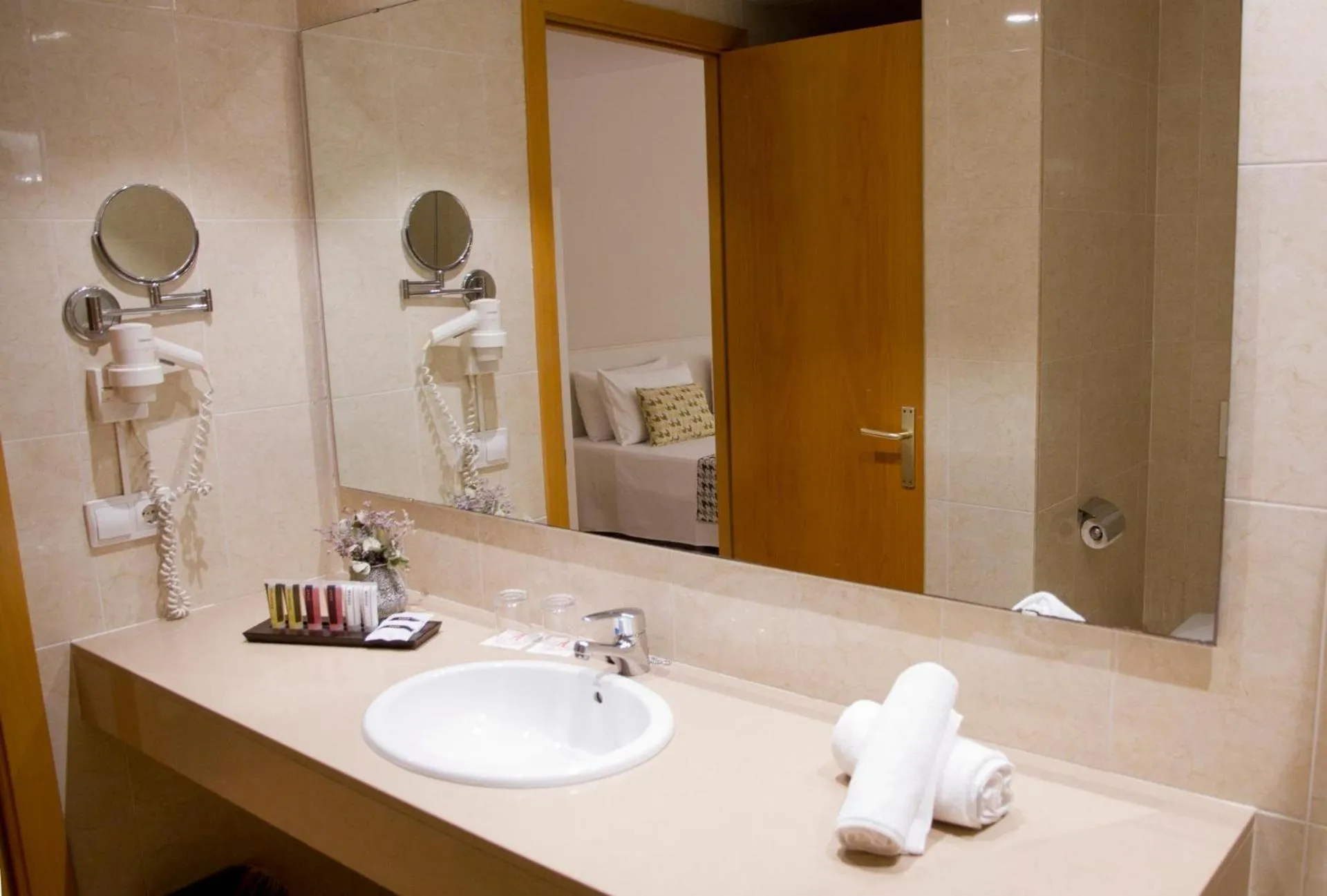 Bathroom in ALEGRIA Plaza Paris 4*Sup