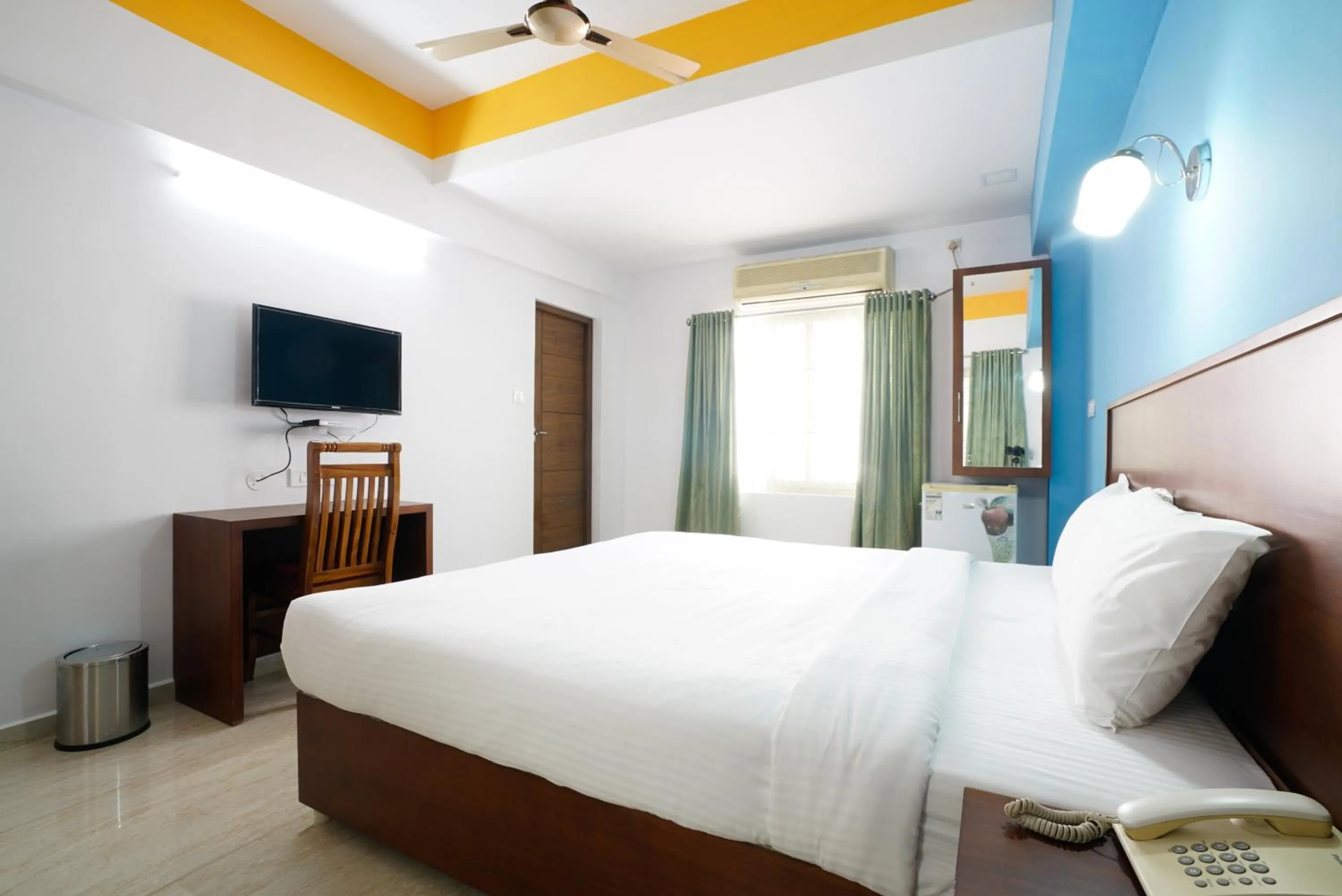 Bedroom, Bed in Hotel Signature Cochin