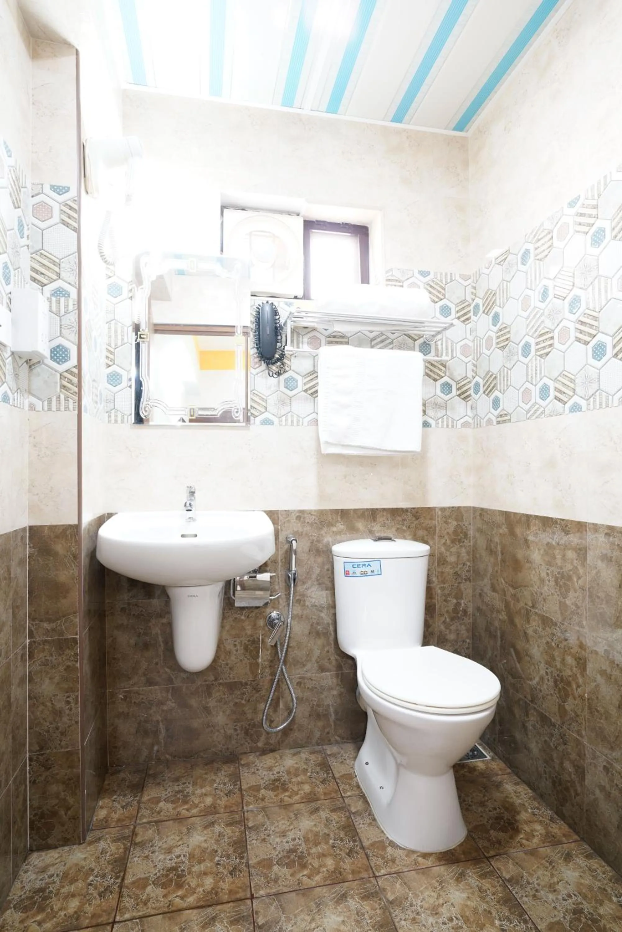 Shower in Hotel Signature Cochin