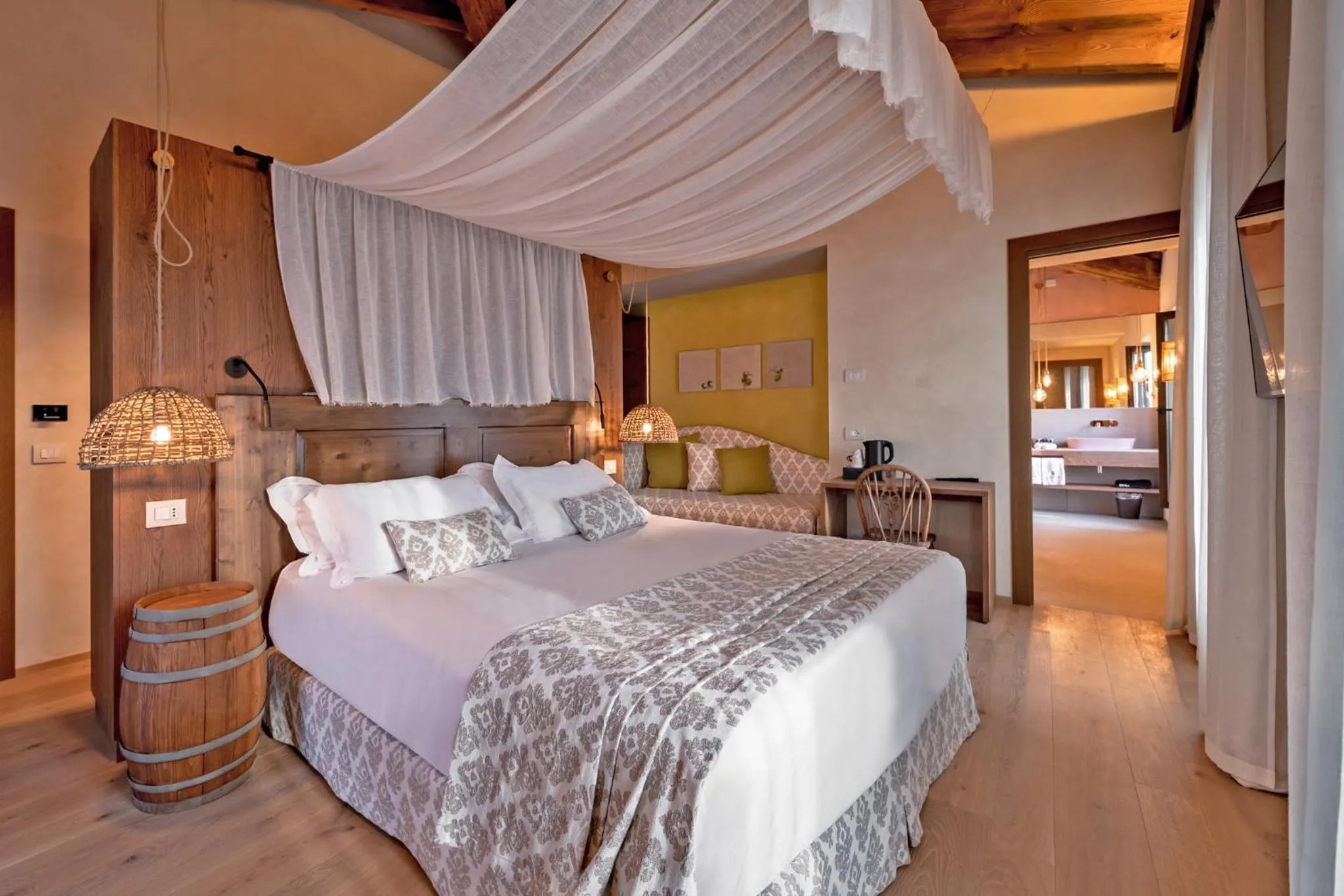 Bedroom, Bed in Conti Thun Wine Resort