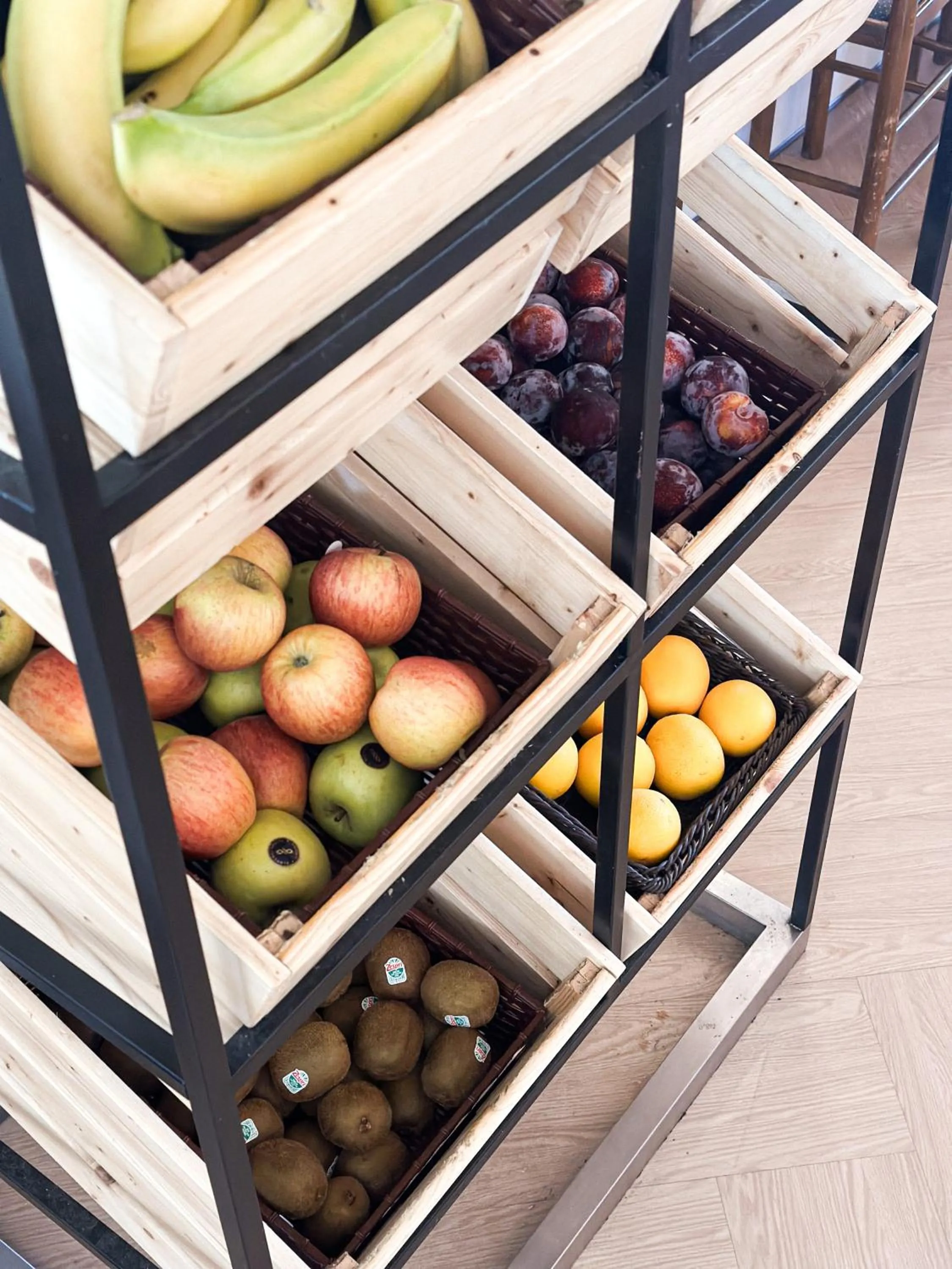 Restaurant/places to eat in Hotel Canada Palace