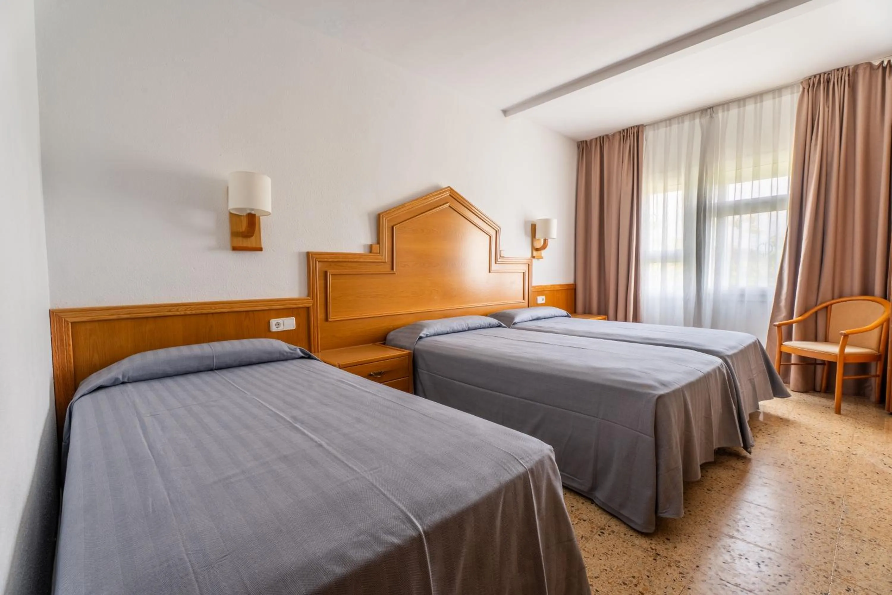 Photo of the whole room, Bed in Hotel Canada Palace