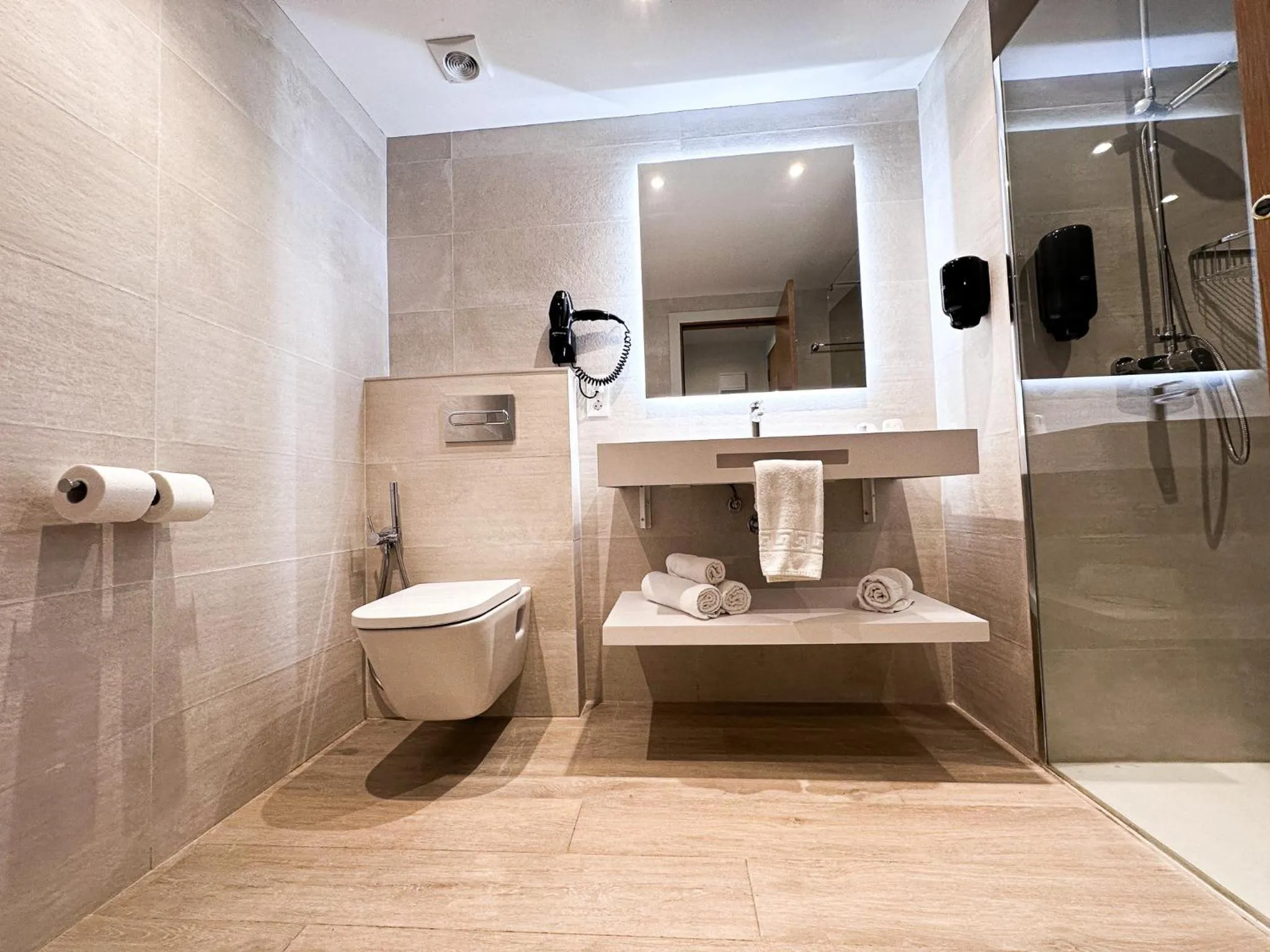 Shower in Hotel Canada Palace