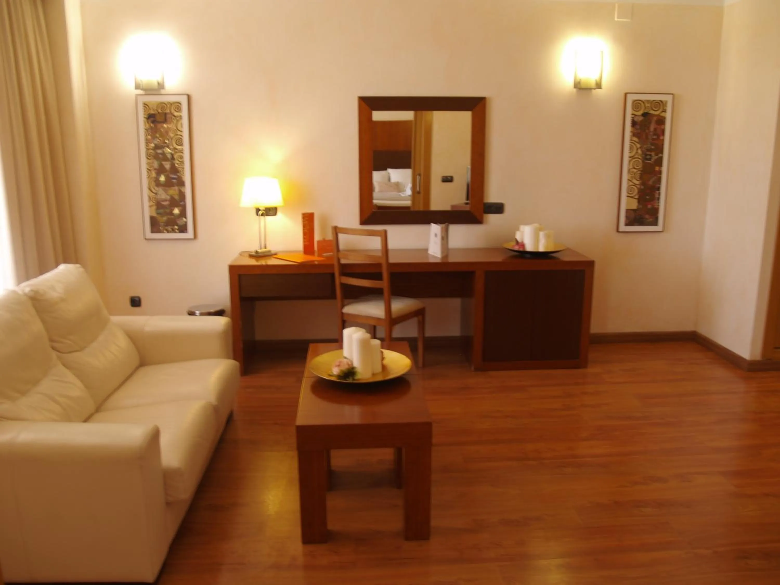 Living room in Hotel Montera Plaza