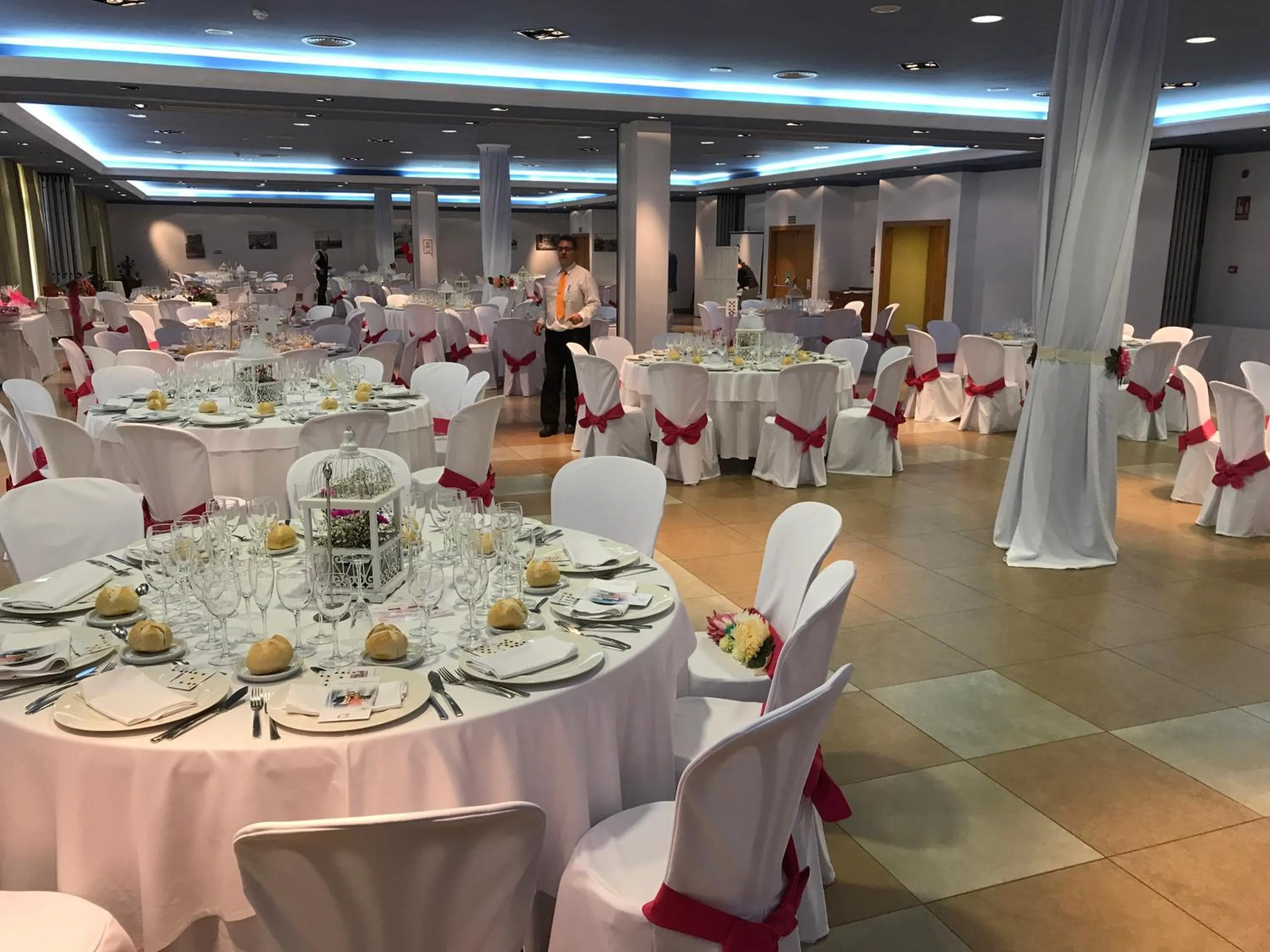 Lounge or bar in Hotel Montera Plaza