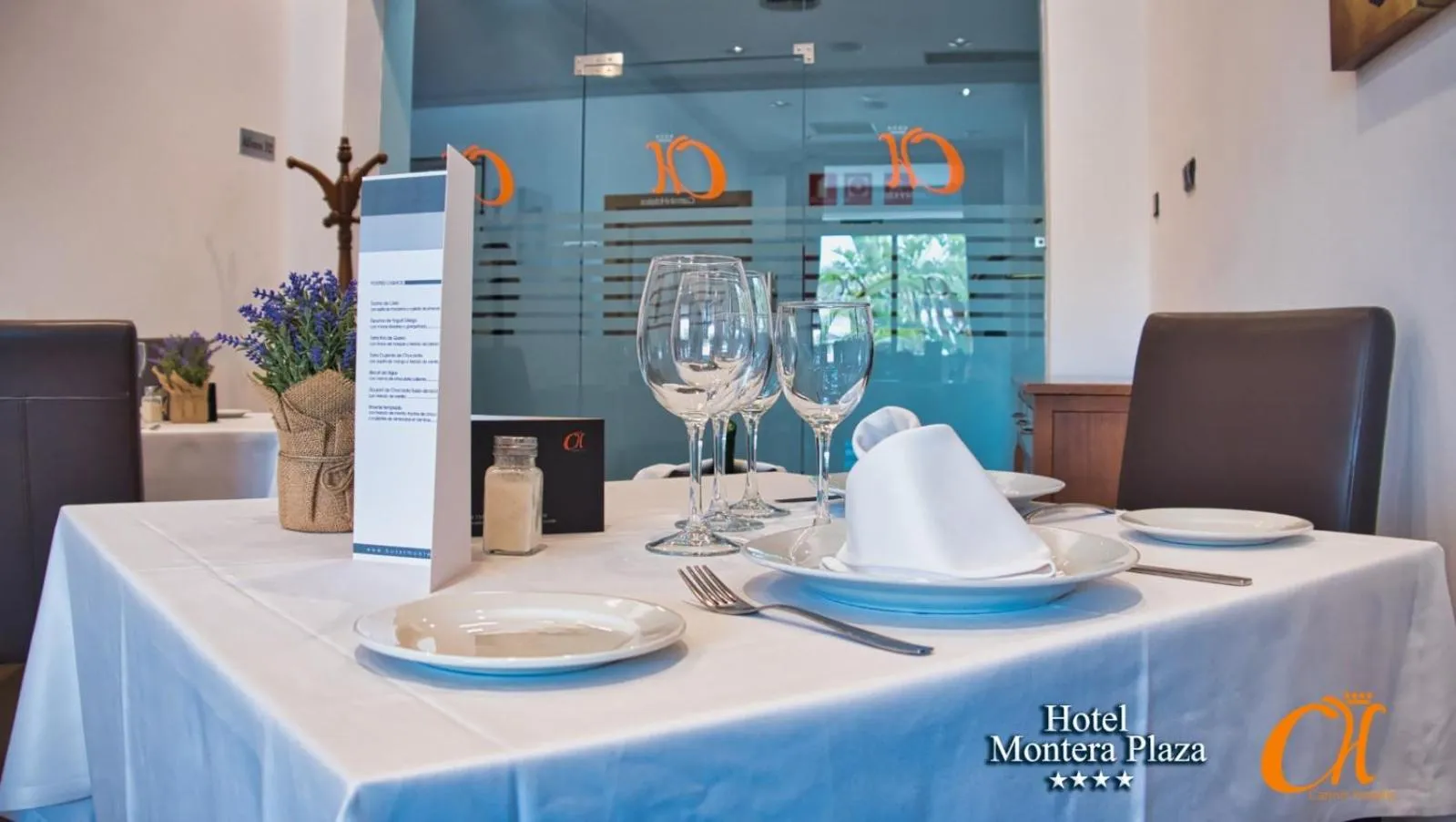 Restaurant/places to eat in Hotel Montera Plaza