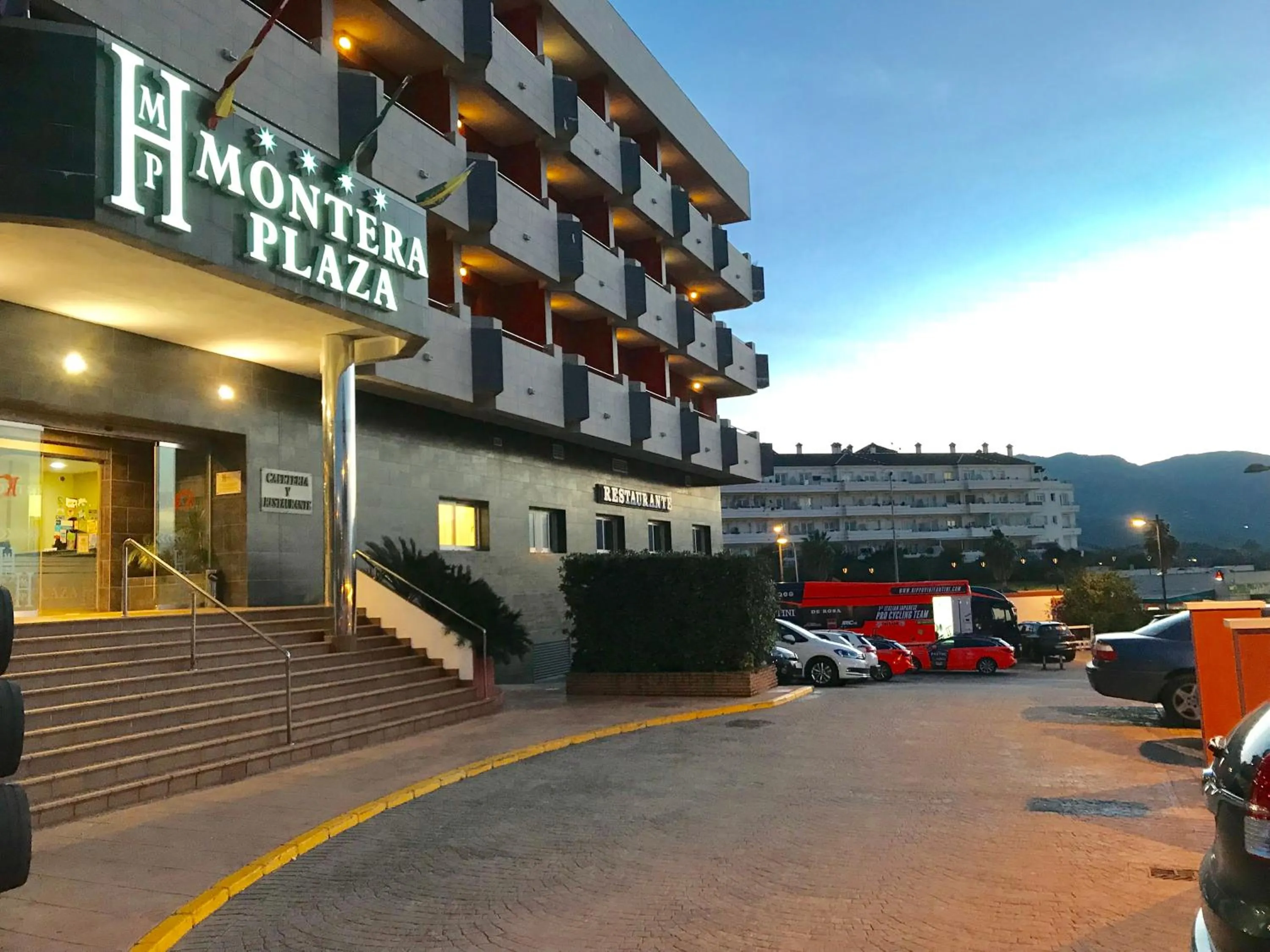 Property building in Hotel Montera Plaza
