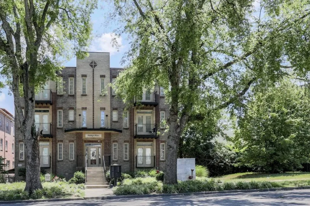 Property building in PinkBMe - 8 Min to Downtown, Free Parking