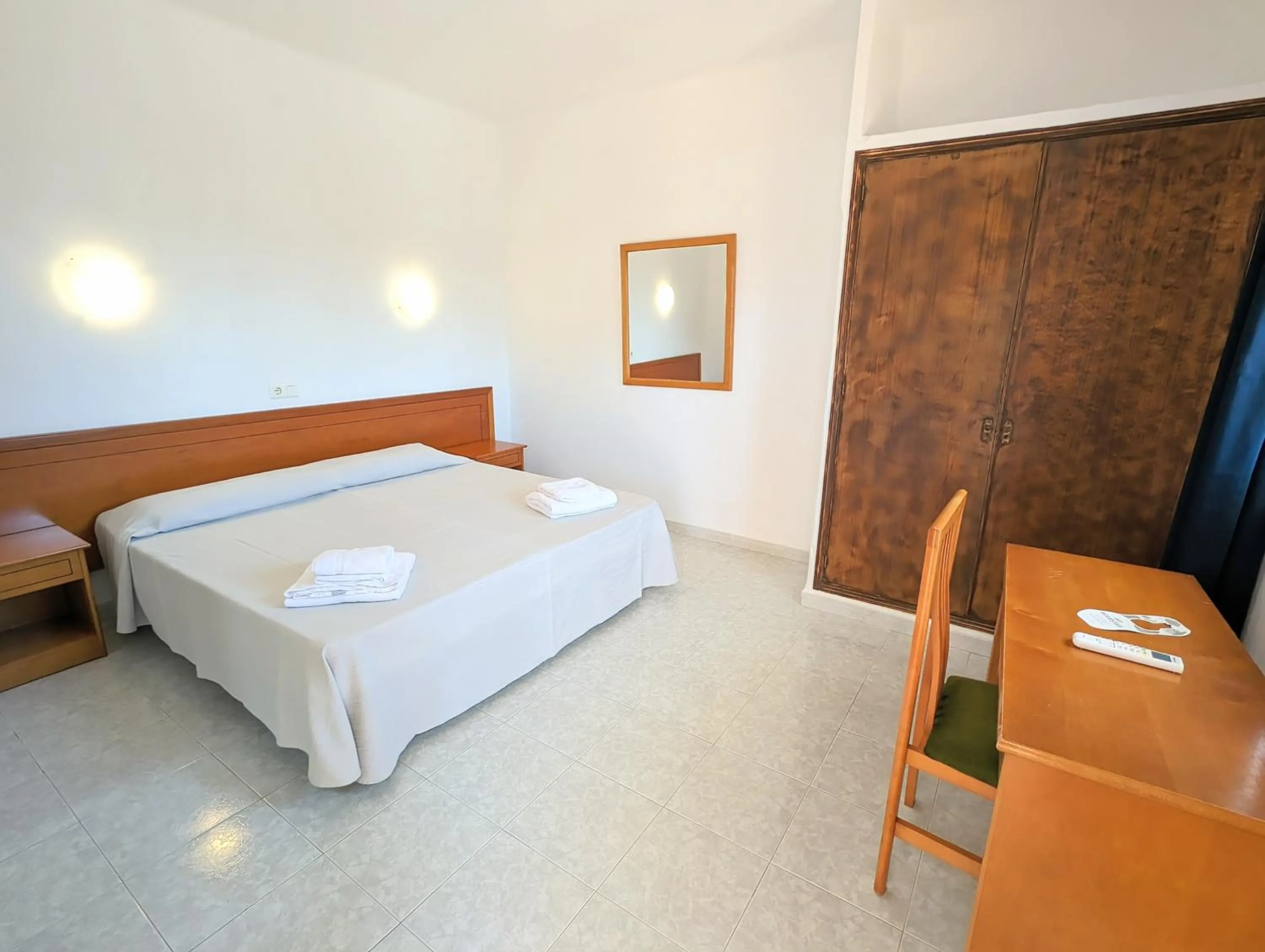 Bedroom in Don Carlos