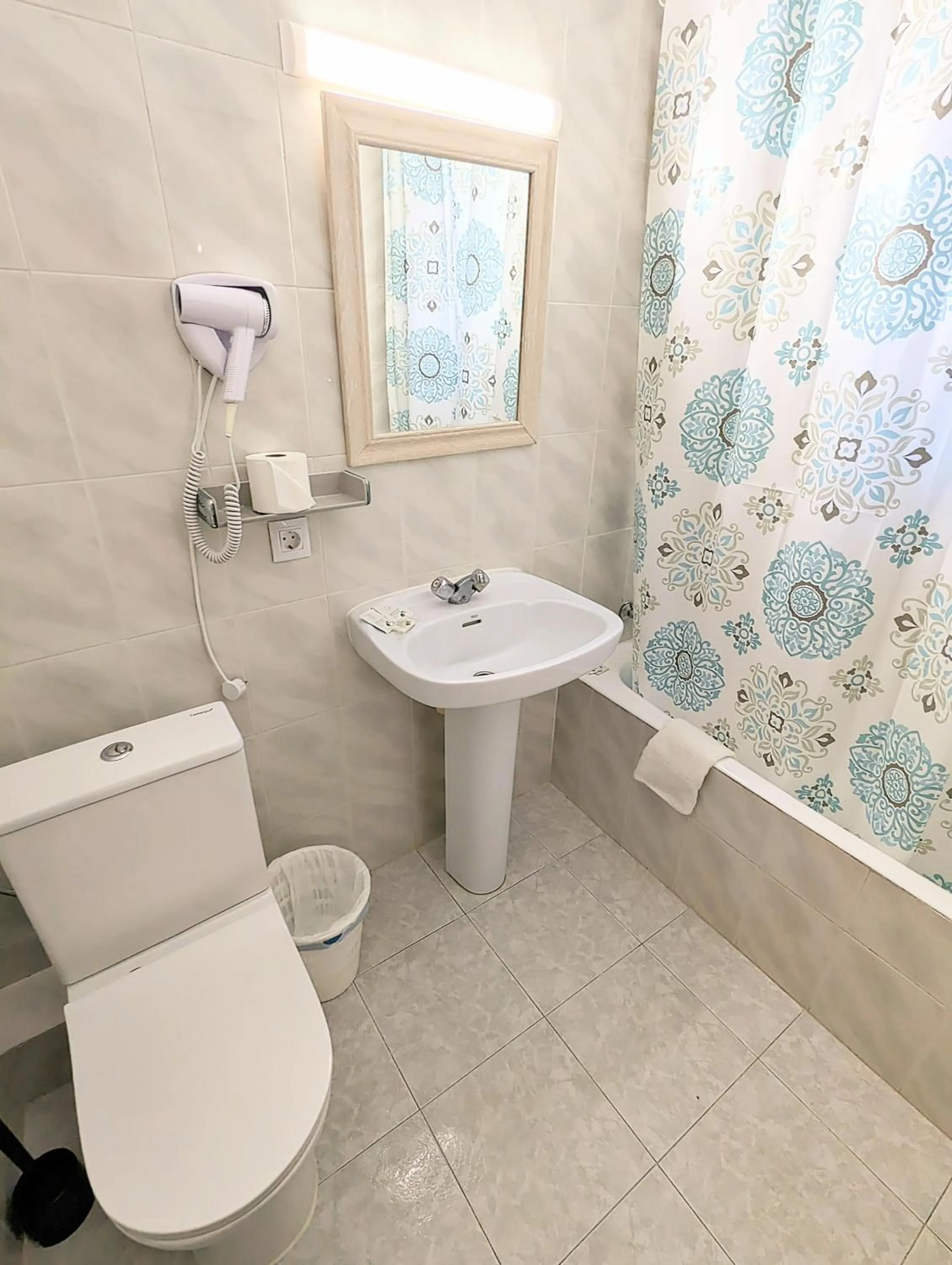 Toilet in Don Carlos