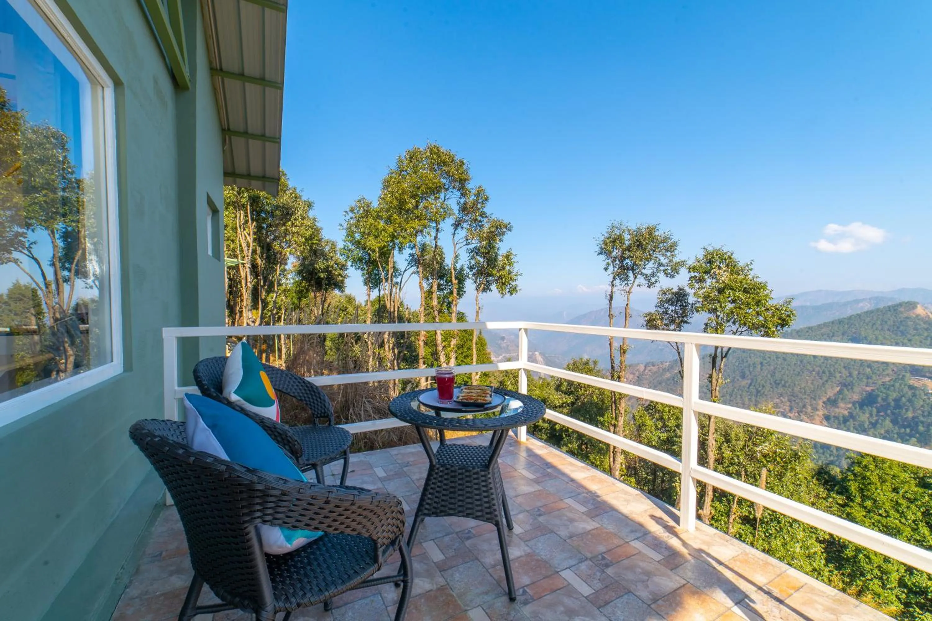 Day in Zostel Plus Nainital (Naina Range)