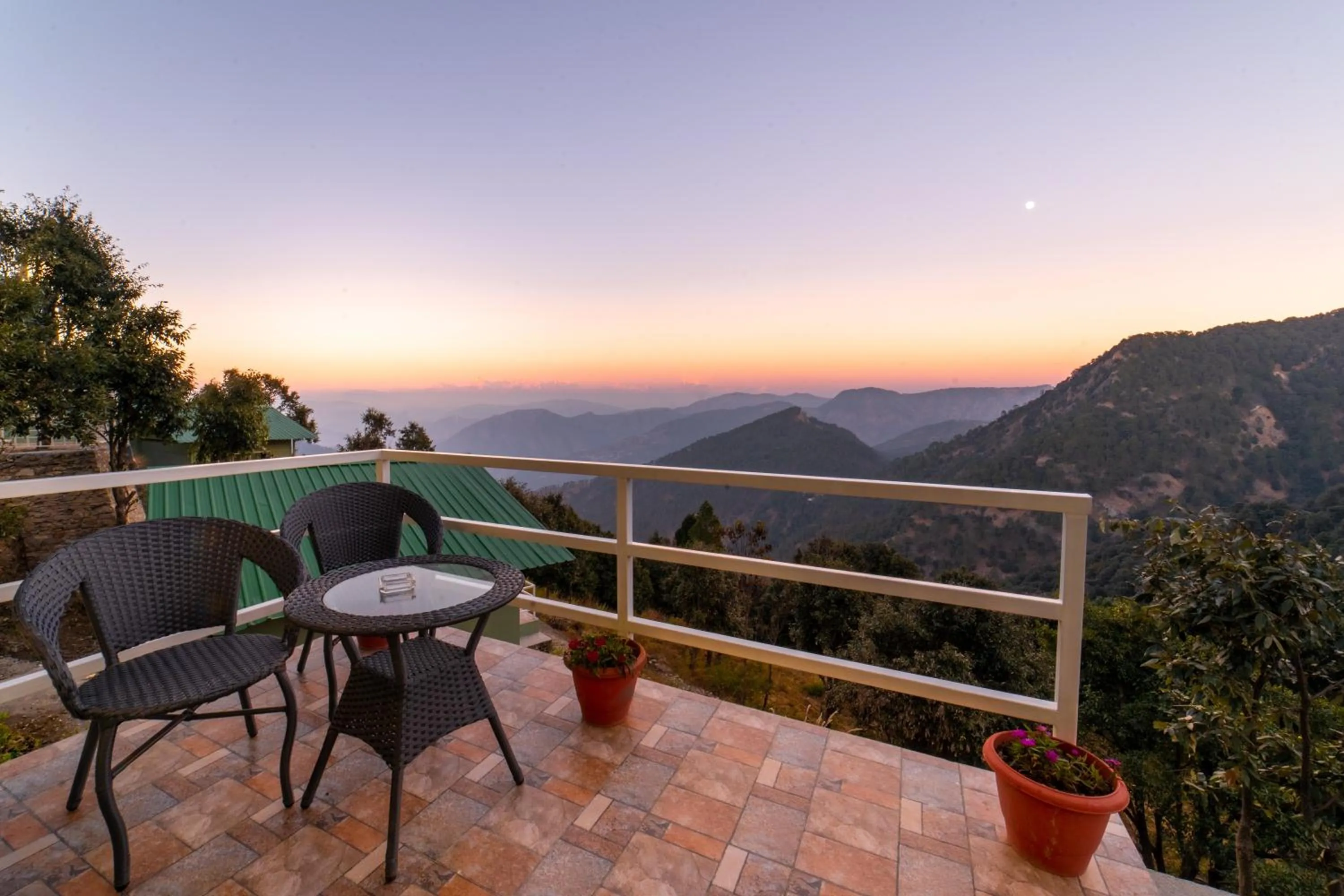 Patio in Zostel Plus Nainital (Naina Range)