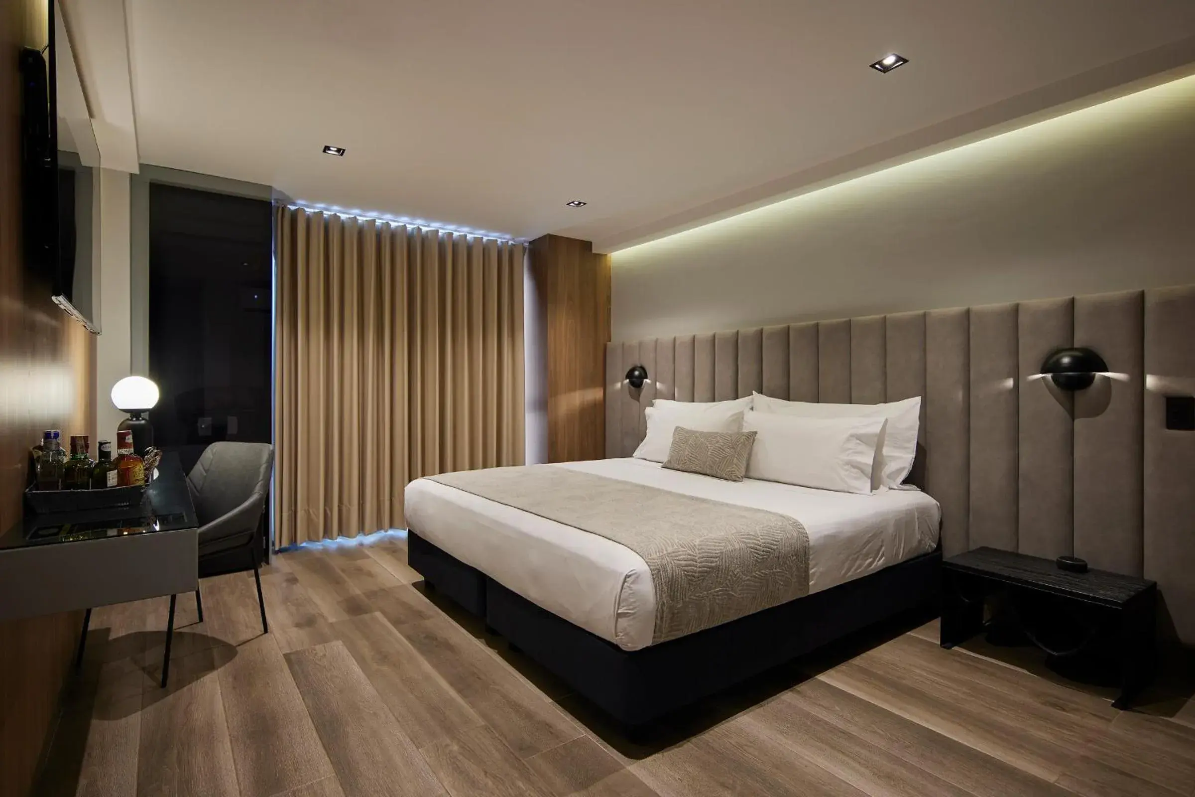 Deluxe Double Room with Bath in Hotel Selis Deluxe Double Room with Bath in Hotel Selis