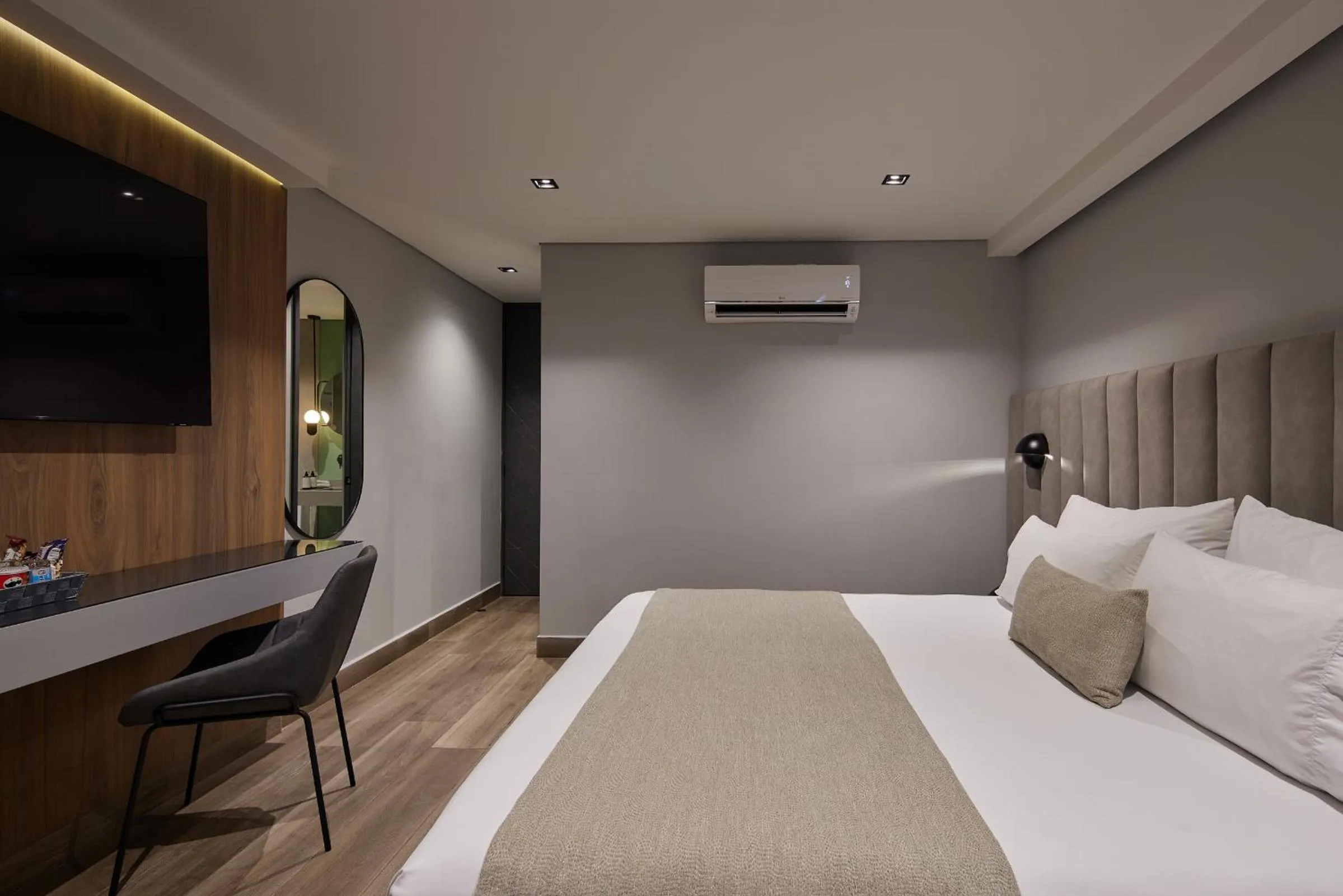 Photo of the whole room, Bed in Hotel Selis