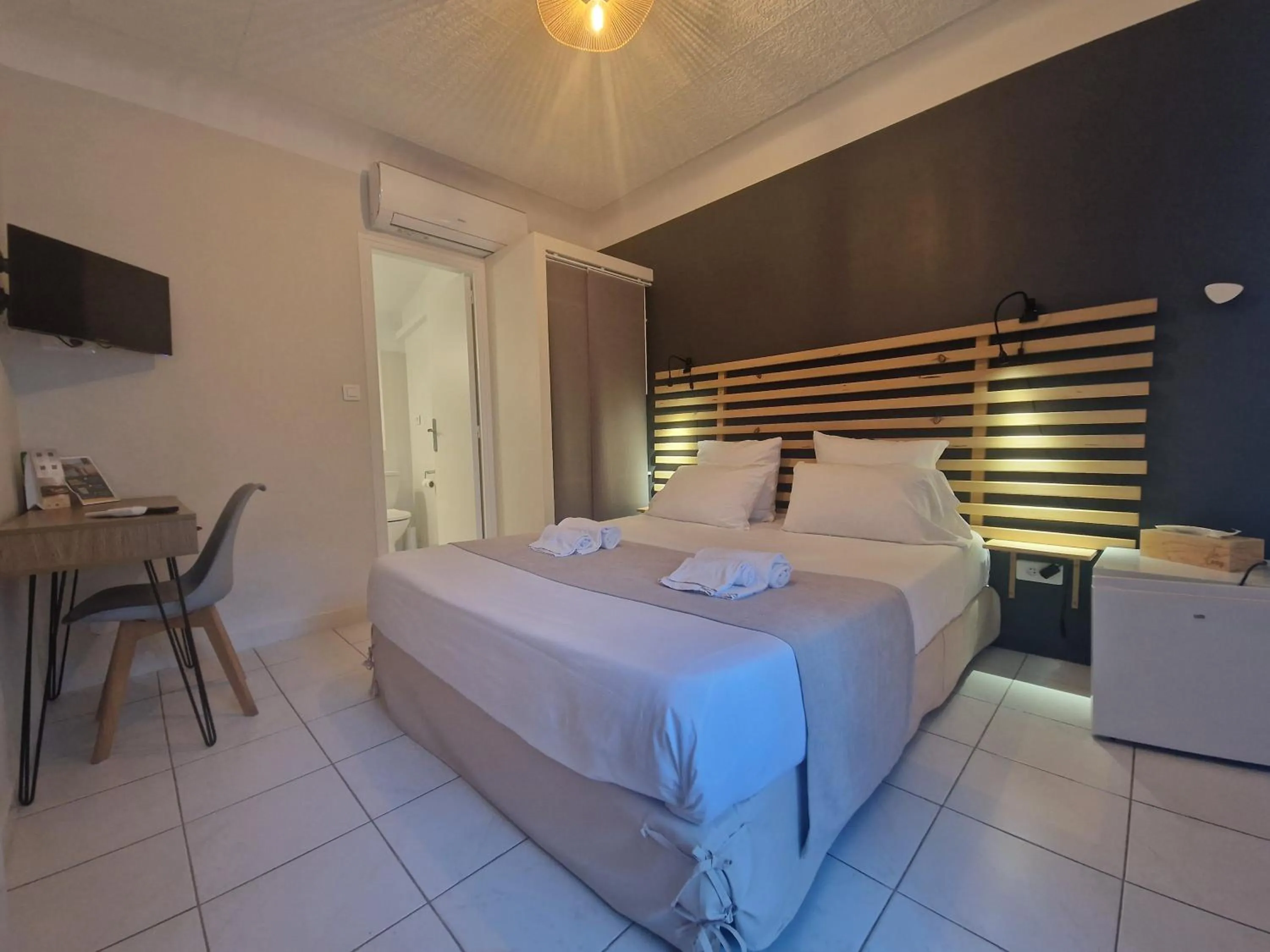 Bedroom, Bed in Le Cosy