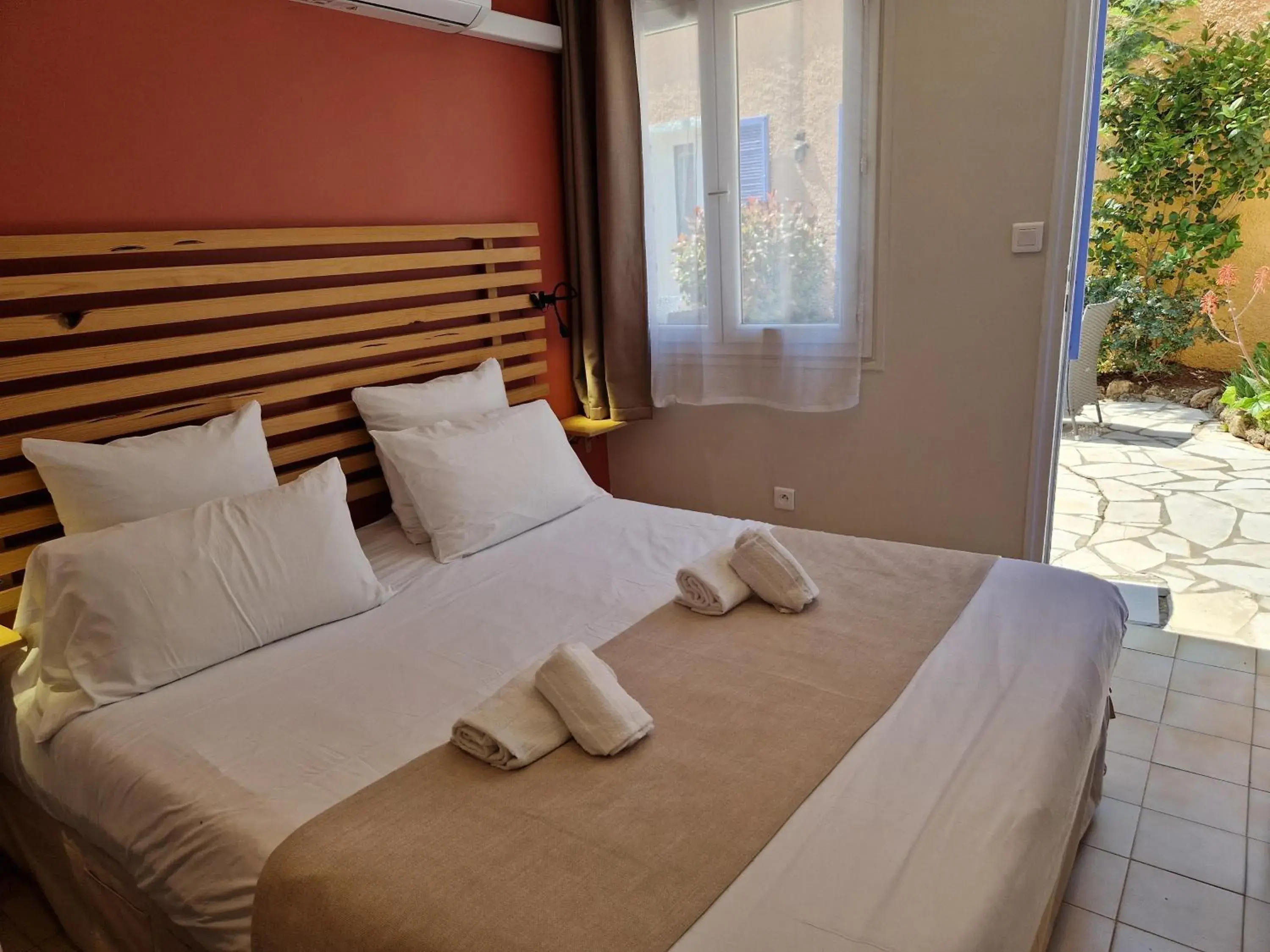 Triple Room with Bath in Le Cosy Triple Room with Bath in Le Cosy