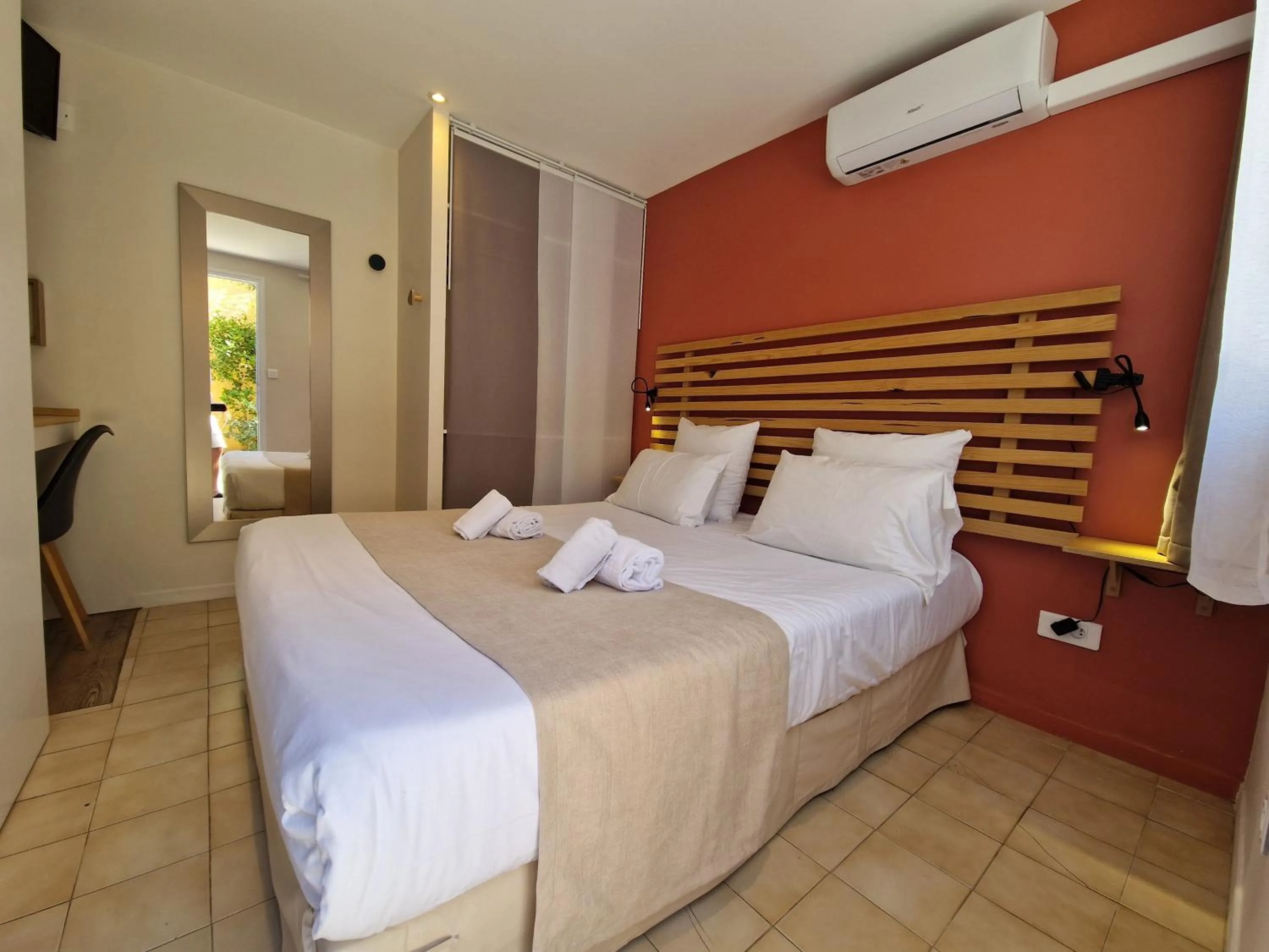 Bedroom, Bed in Le Cosy