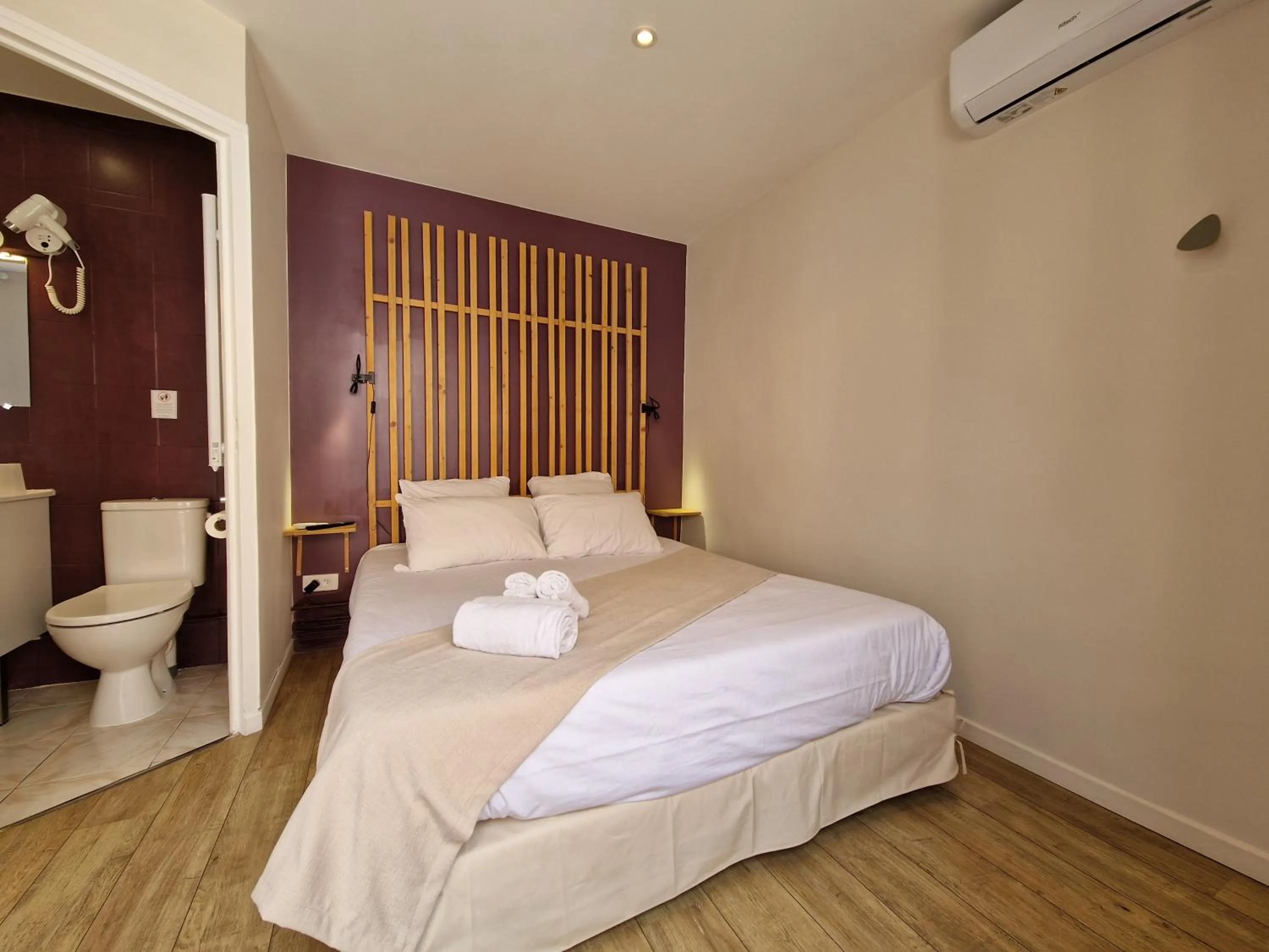 Bedroom, Bed in Le Cosy