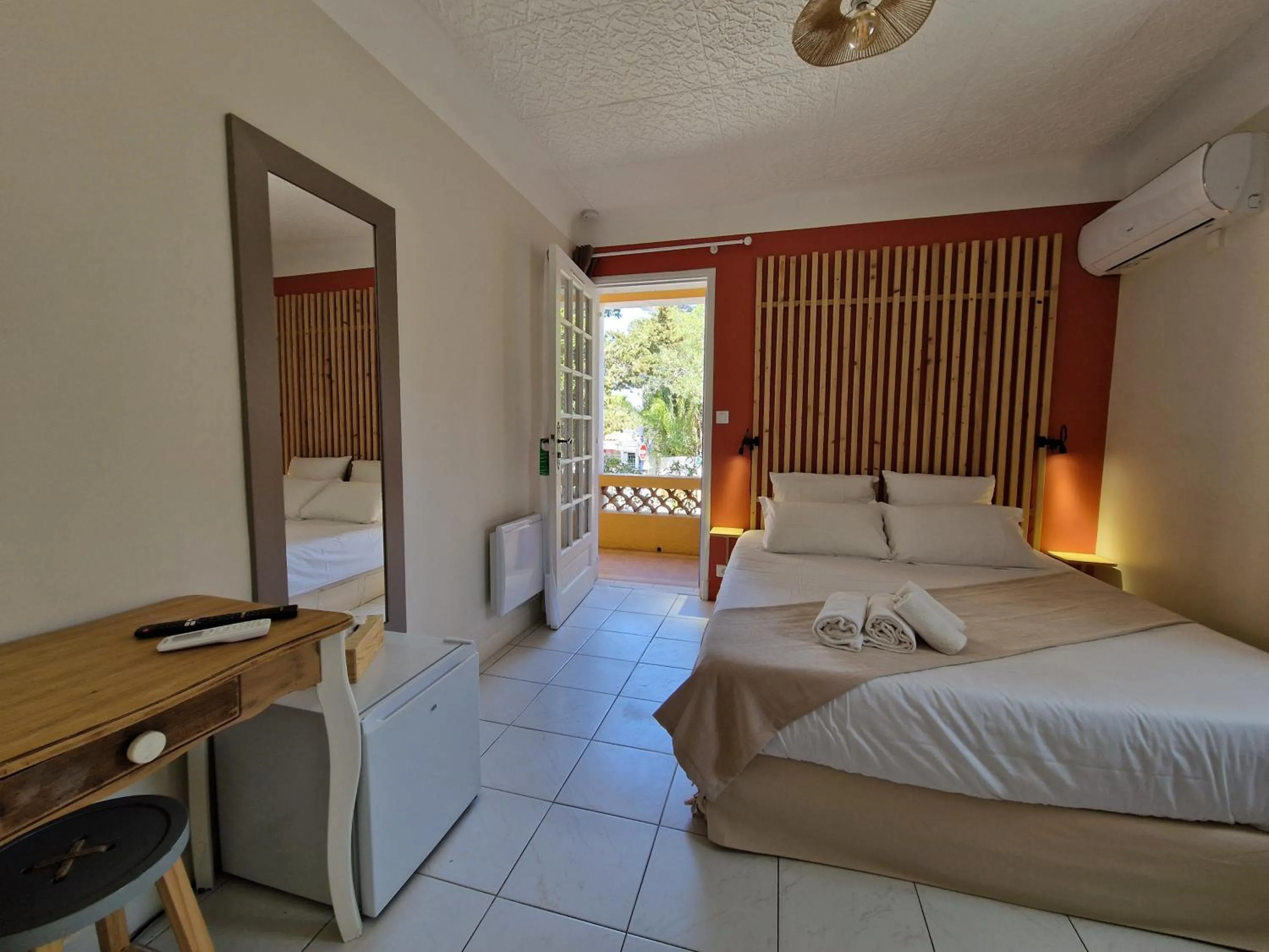 Bedroom, Bed in Le Cosy