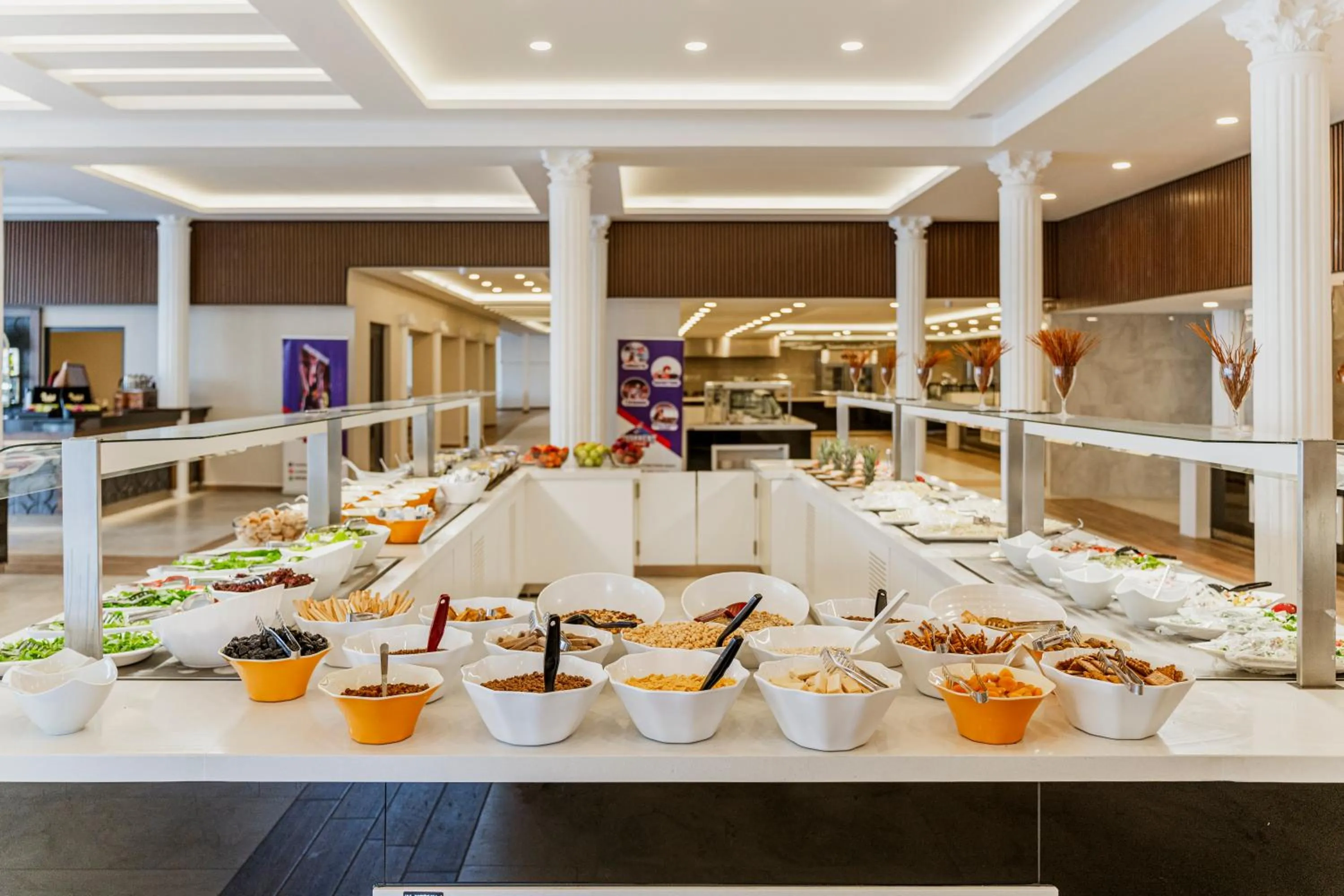 Restaurant/places to eat in LUCAS DIDIM RESORT